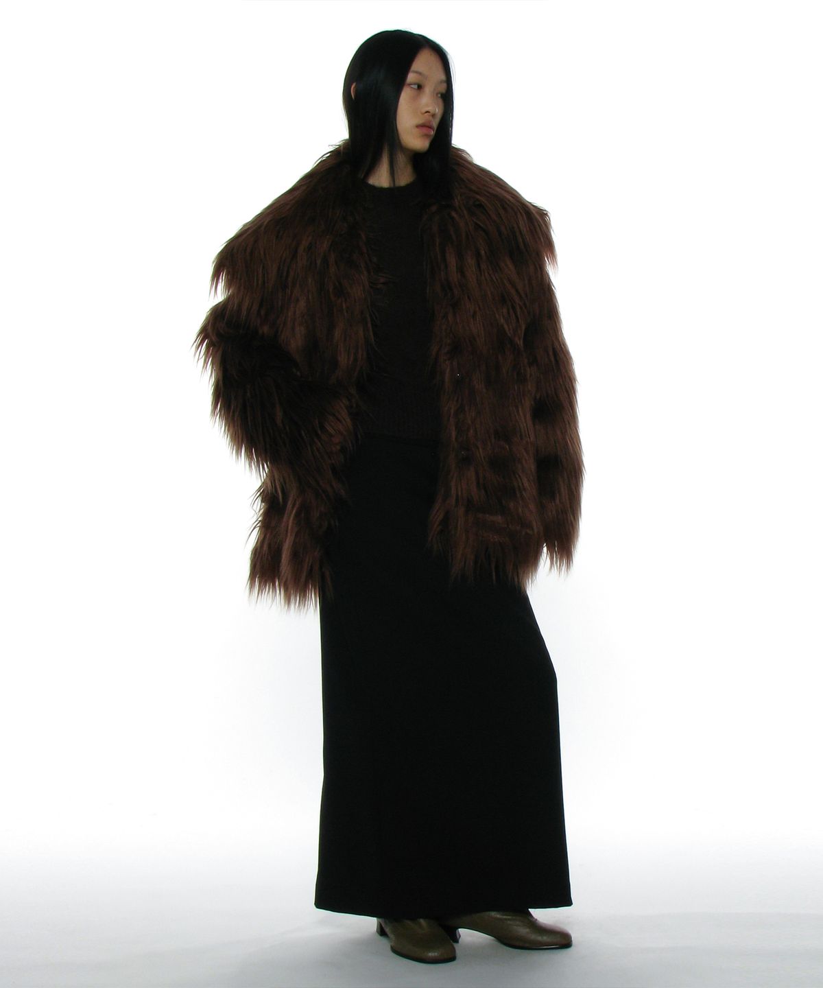 파르티멘토 우먼(PARTIMENTO WOMEN) 와이드 카라 헤어리 퍼 코트_브라운
