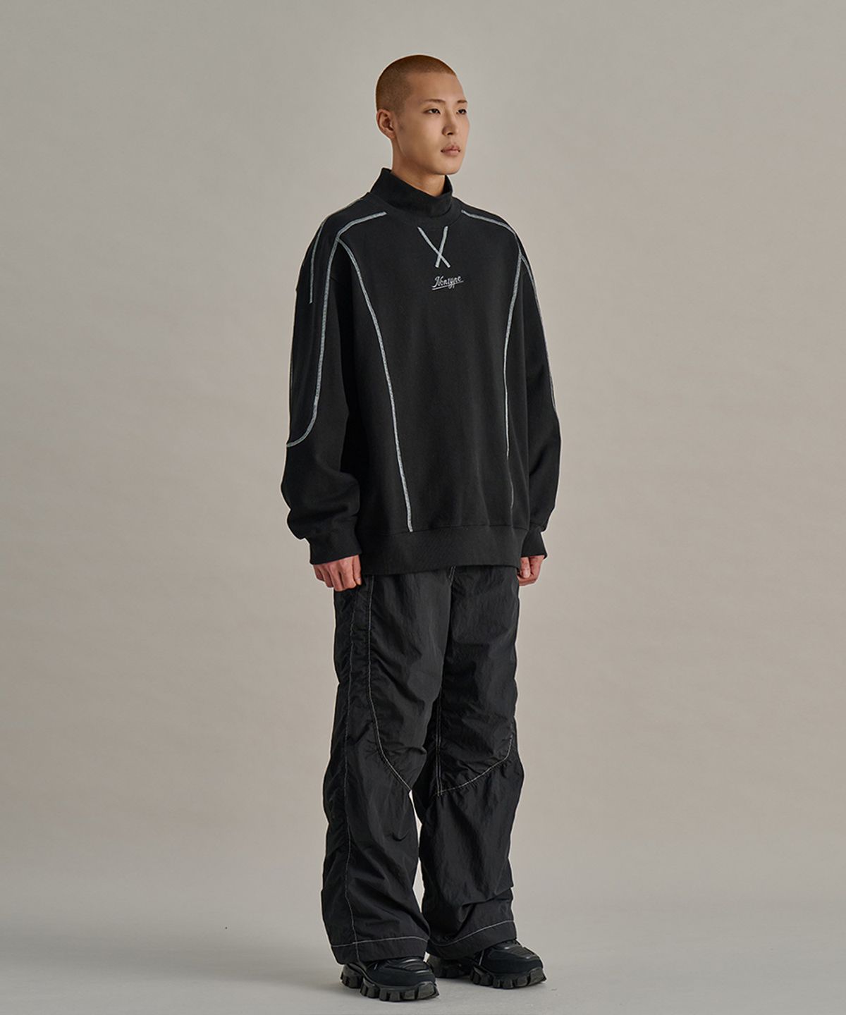 논타입(NONTYPE) CURVED STITCH PADDED PARKA PANTS (BLACK)