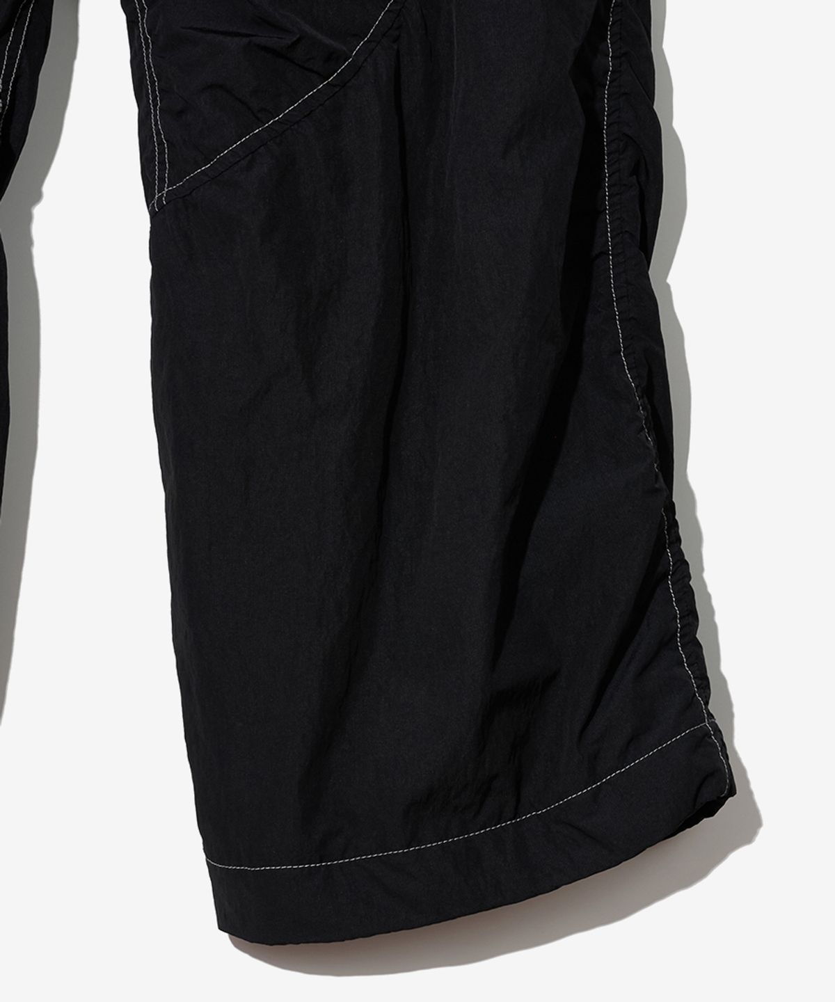 논타입(NONTYPE) CURVED STITCH PADDED PARKA PANTS (BLACK)