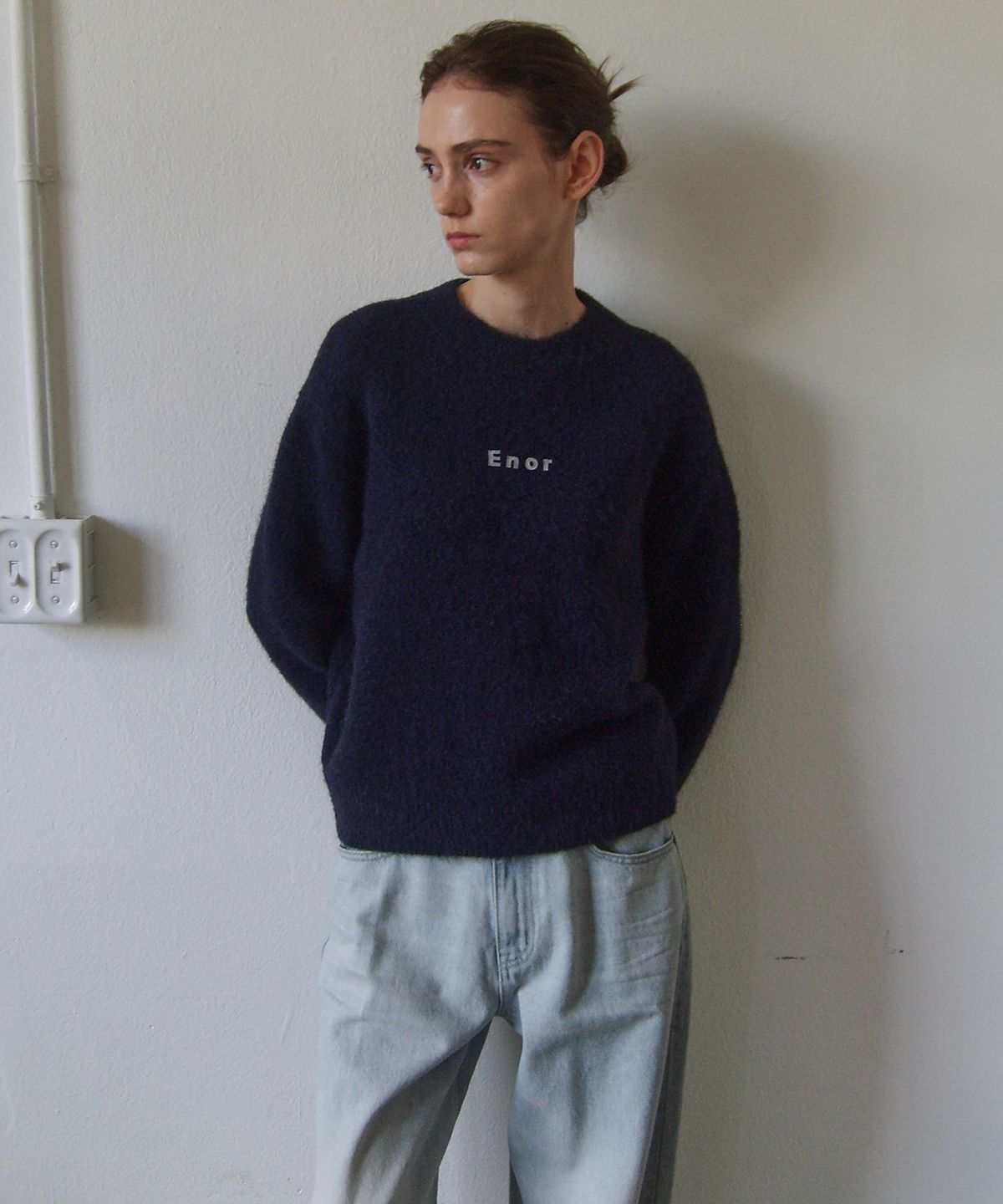 엔오르(EN OR) [ALPACA 59%] LOGO ESSENTIAL KNIT PULLOVER - NAVY