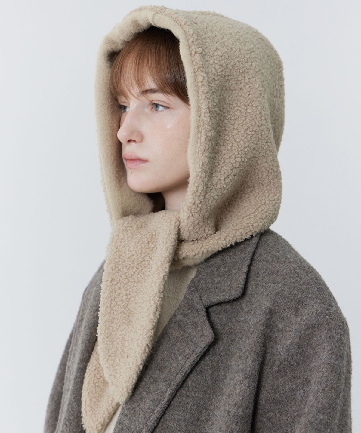줄리아페페(JULIAPEPE) Fluffy Reversible Balaclava (2 Colours)