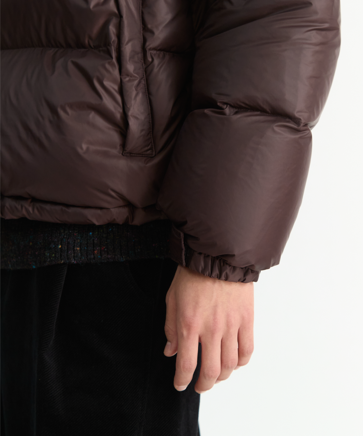 넌블랭크(NONBLANK) 니트 칼라 숏 패딩 점퍼_DARK BROWN