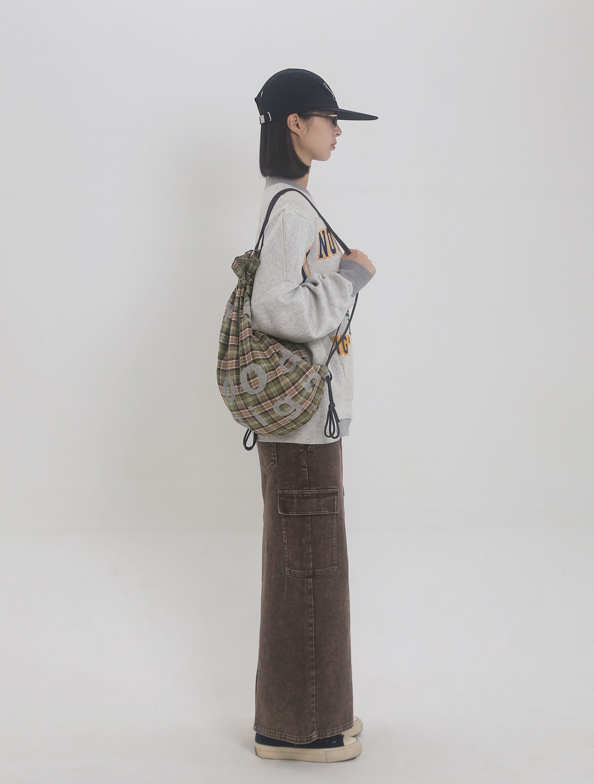 노우트(NOUGHT) 엘이와이 핸드스티치 롱 브림 캡 / 블랙