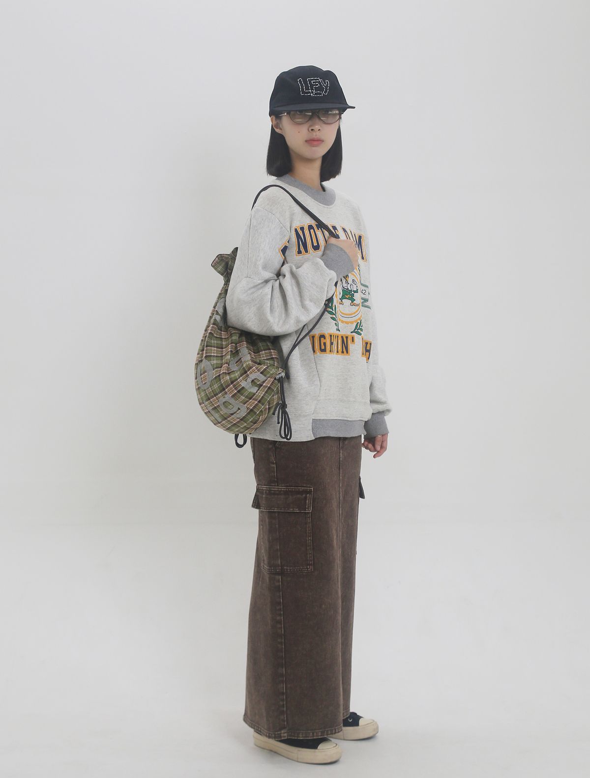 노우트(NOUGHT) 엘이와이 핸드스티치 롱 브림 캡 / 블랙