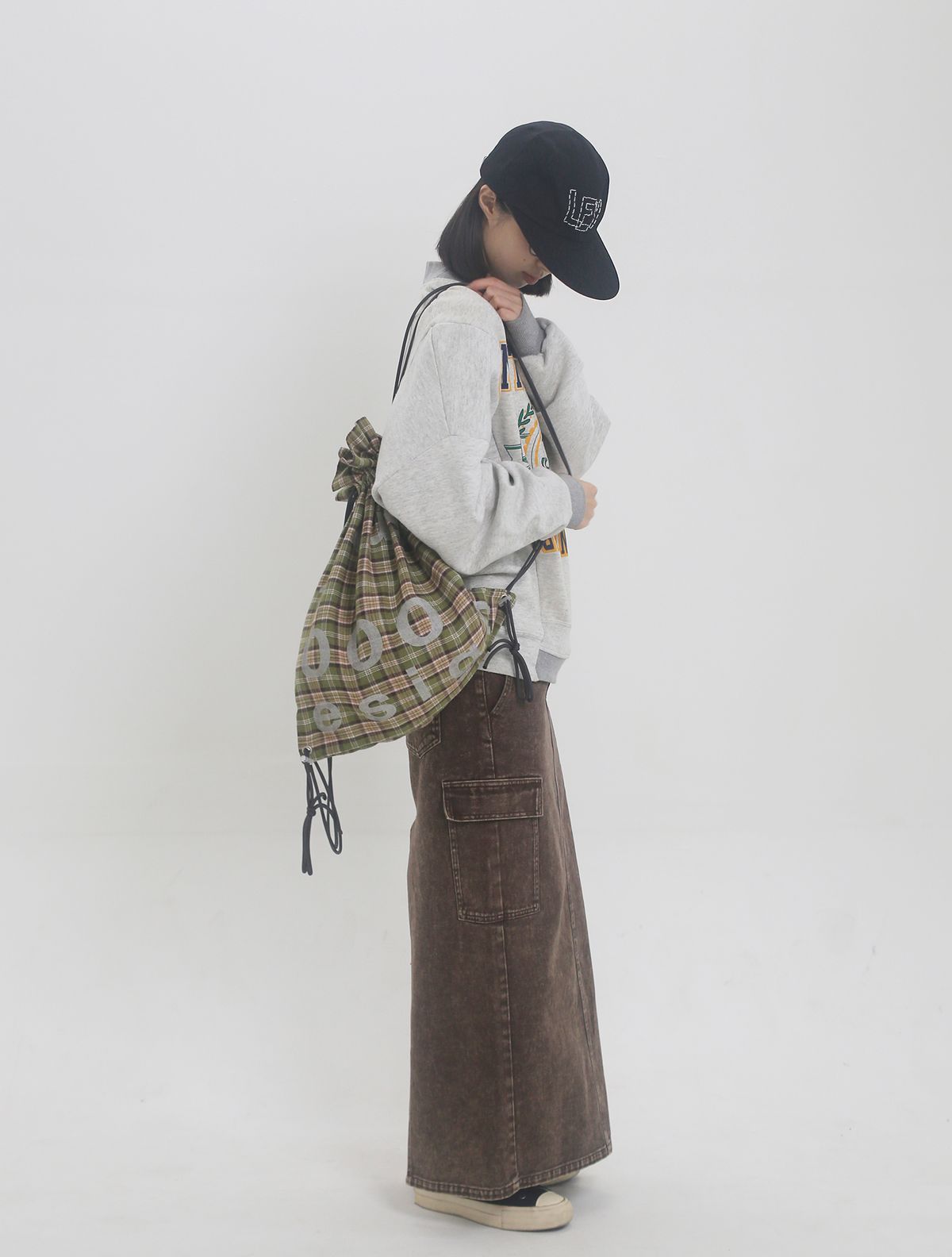 노우트(NOUGHT) 엘이와이 핸드스티치 롱 브림 캡 / 블랙