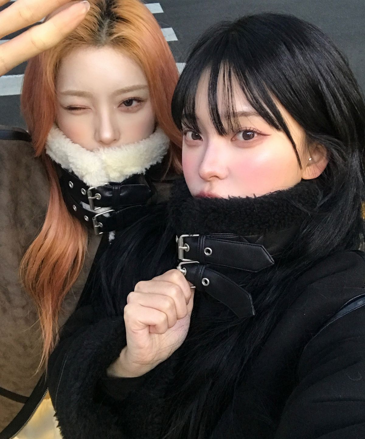 랜 아카이브(LANARCHIVE) [0032] 더블 버클 하이넥 무스탕 (BK)