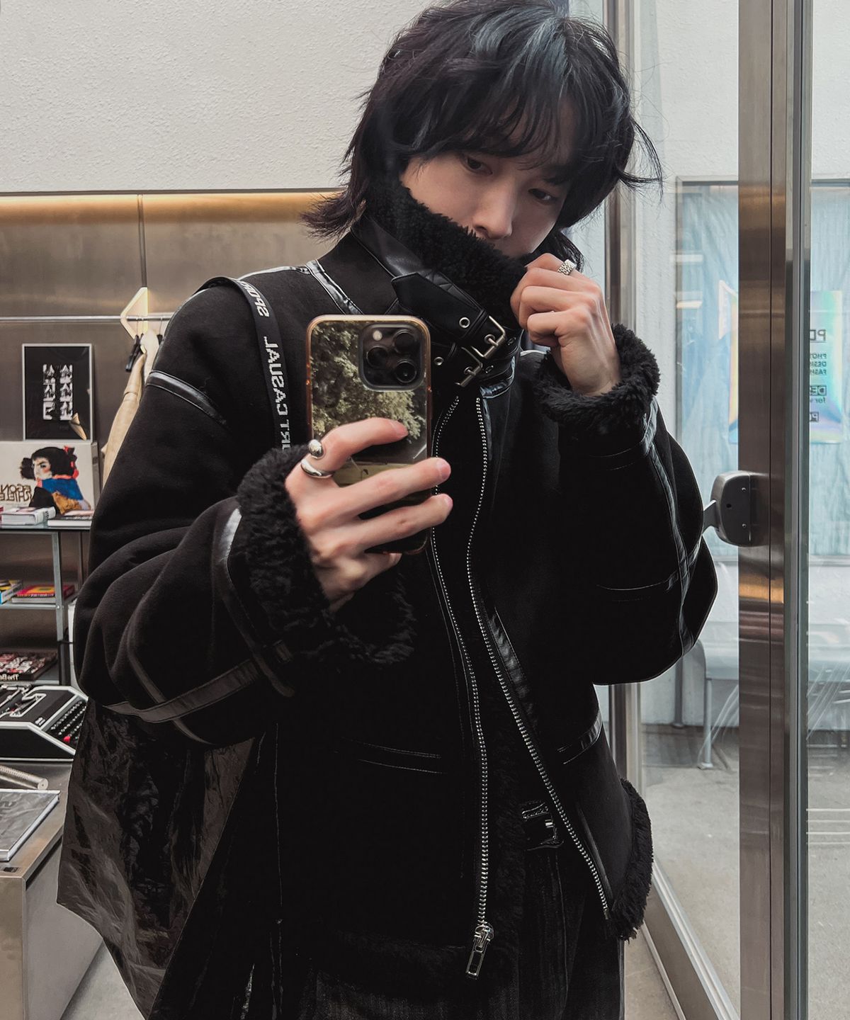 랜 아카이브(LANARCHIVE) [0032] 더블 버클 하이넥 무스탕 (BK)