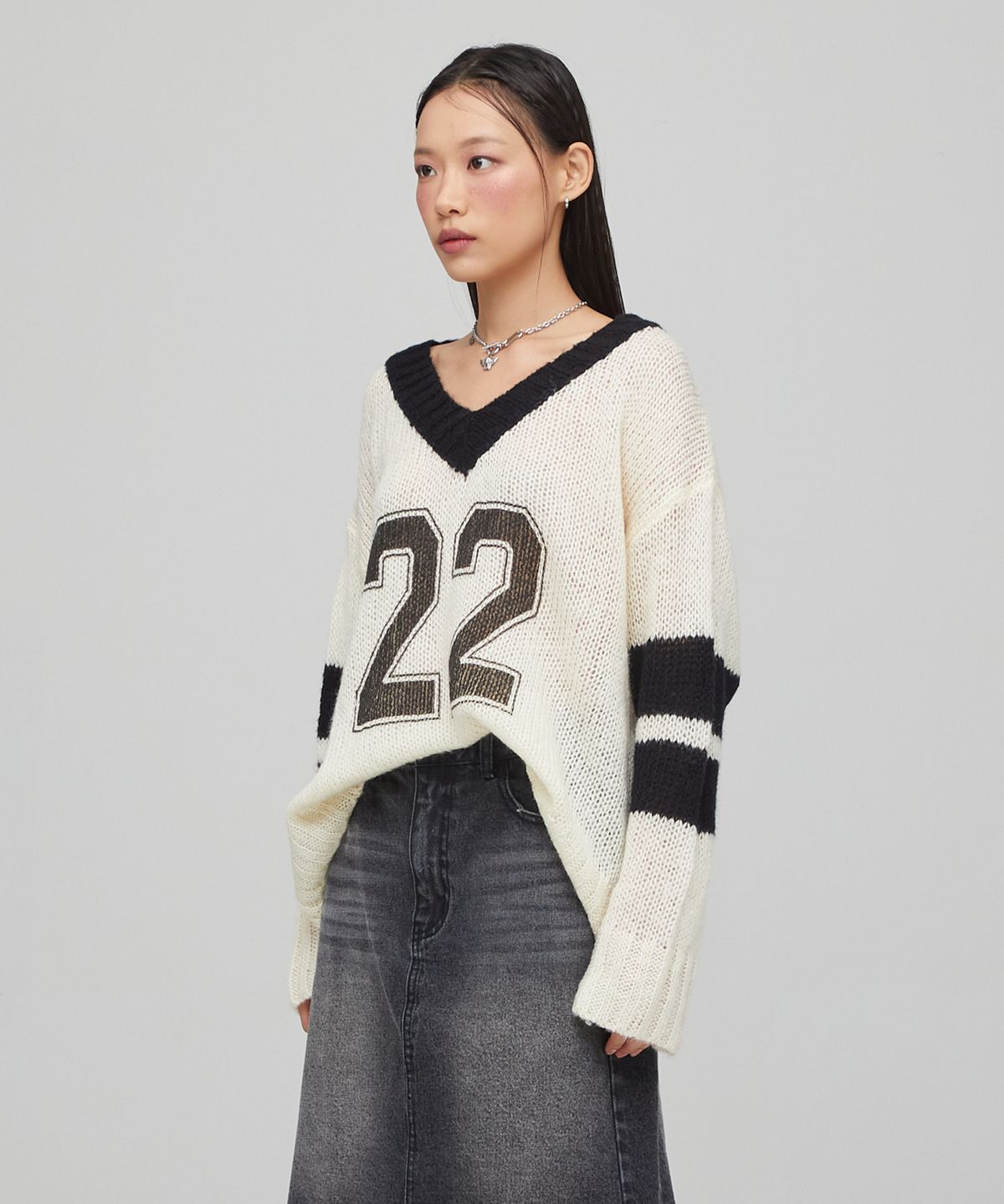 라라폭스(LALAFOX) V-NECK SPORTY KNIT IVORY BQ4KL006