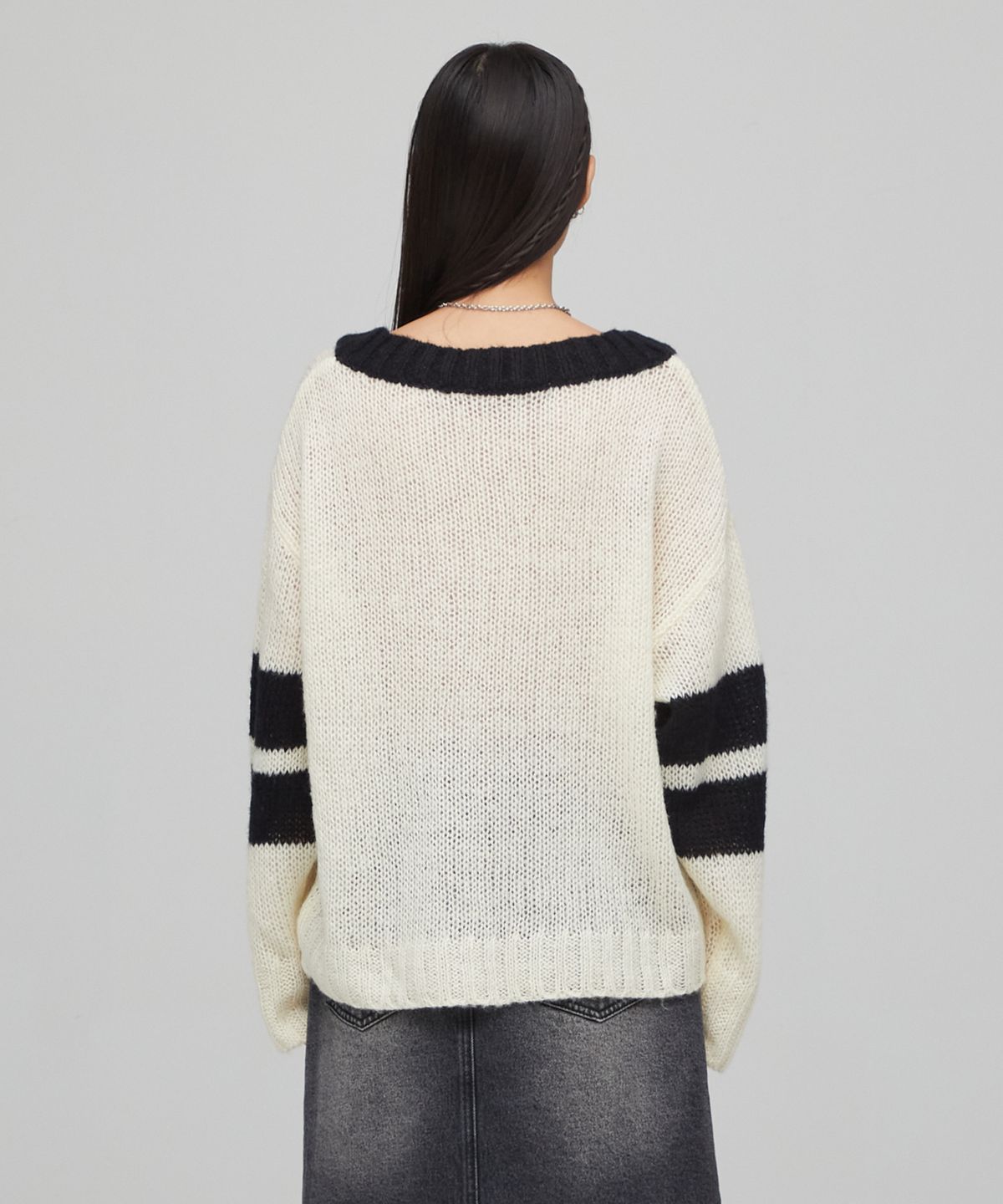 라라폭스(LALAFOX) V-NECK SPORTY KNIT IVORY BQ4KL006