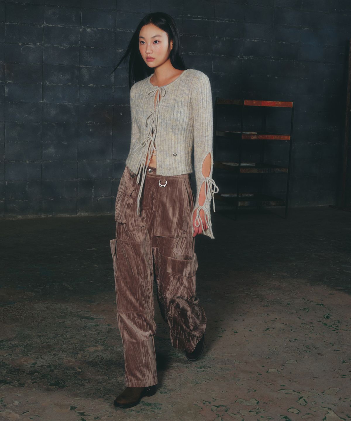 라라폭스(LALAFOX) PLEATS VELVET  CARGO PANTS BRONZE BQ4WP005