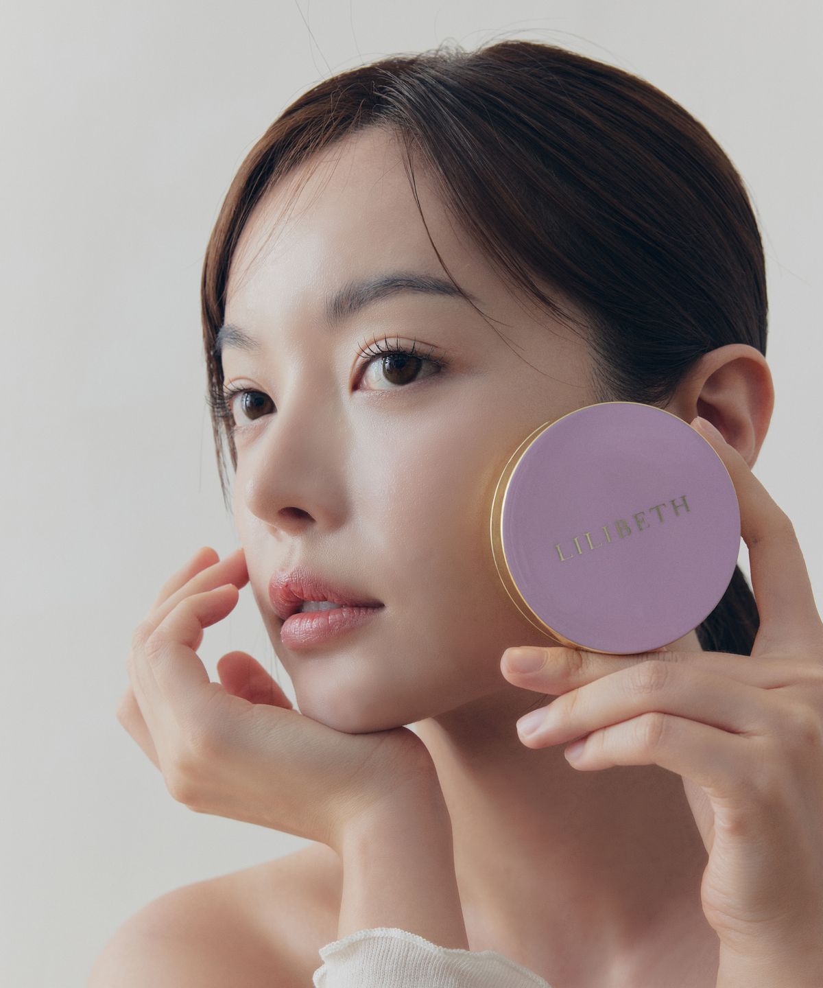 릴리베스(LILIIBETH) 타임레스 글로우 쿠션 SPF50+ PA+++ (롱래스팅 미스트 쿠션 퍼프 증정)