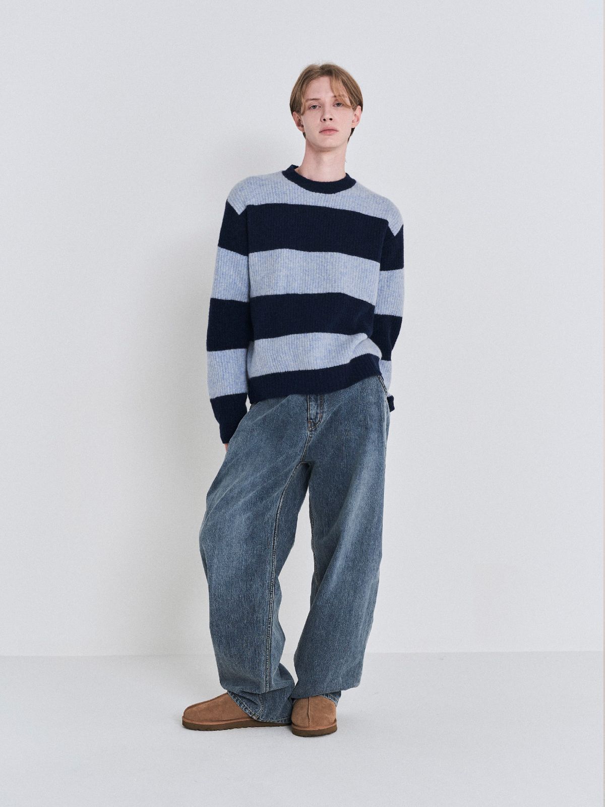포커페이스(POKERFACE) BLOCK ROUND NECK KINT BLUE/NAVY