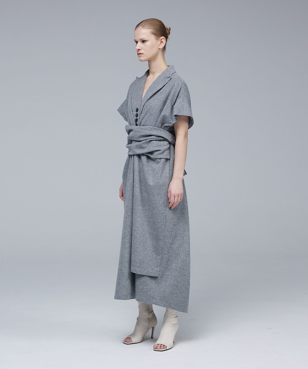 므아므(MMAM) Wool tie sleeve detail coat dress