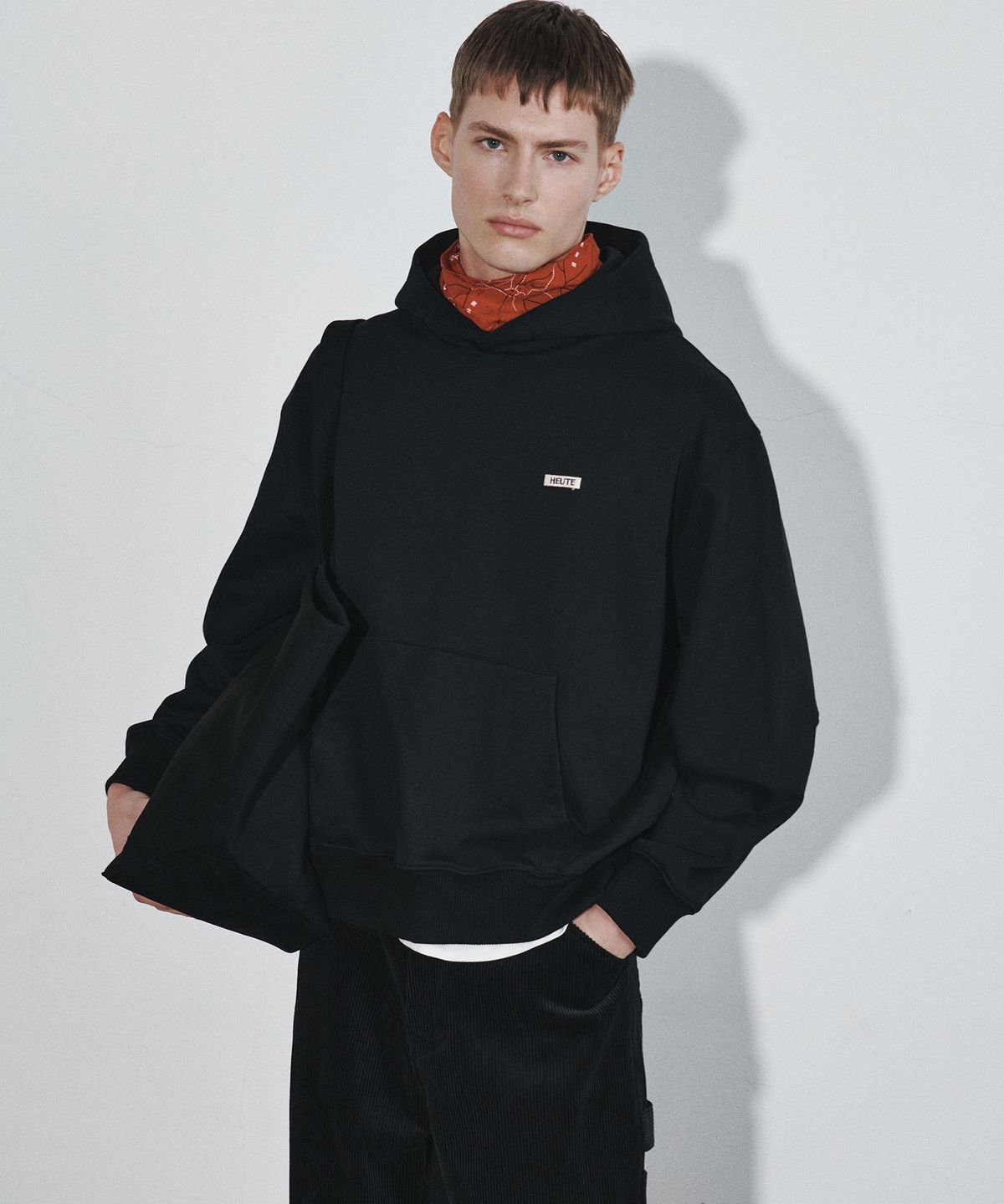 호이테(HEUTE) KATIO PARK TOTE BAG (BLACK)