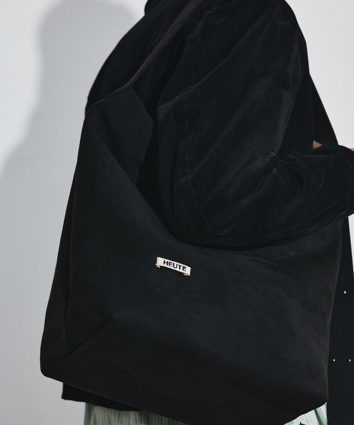 호이테(HEUTE) TAPE TOTE BAG (BLACK)