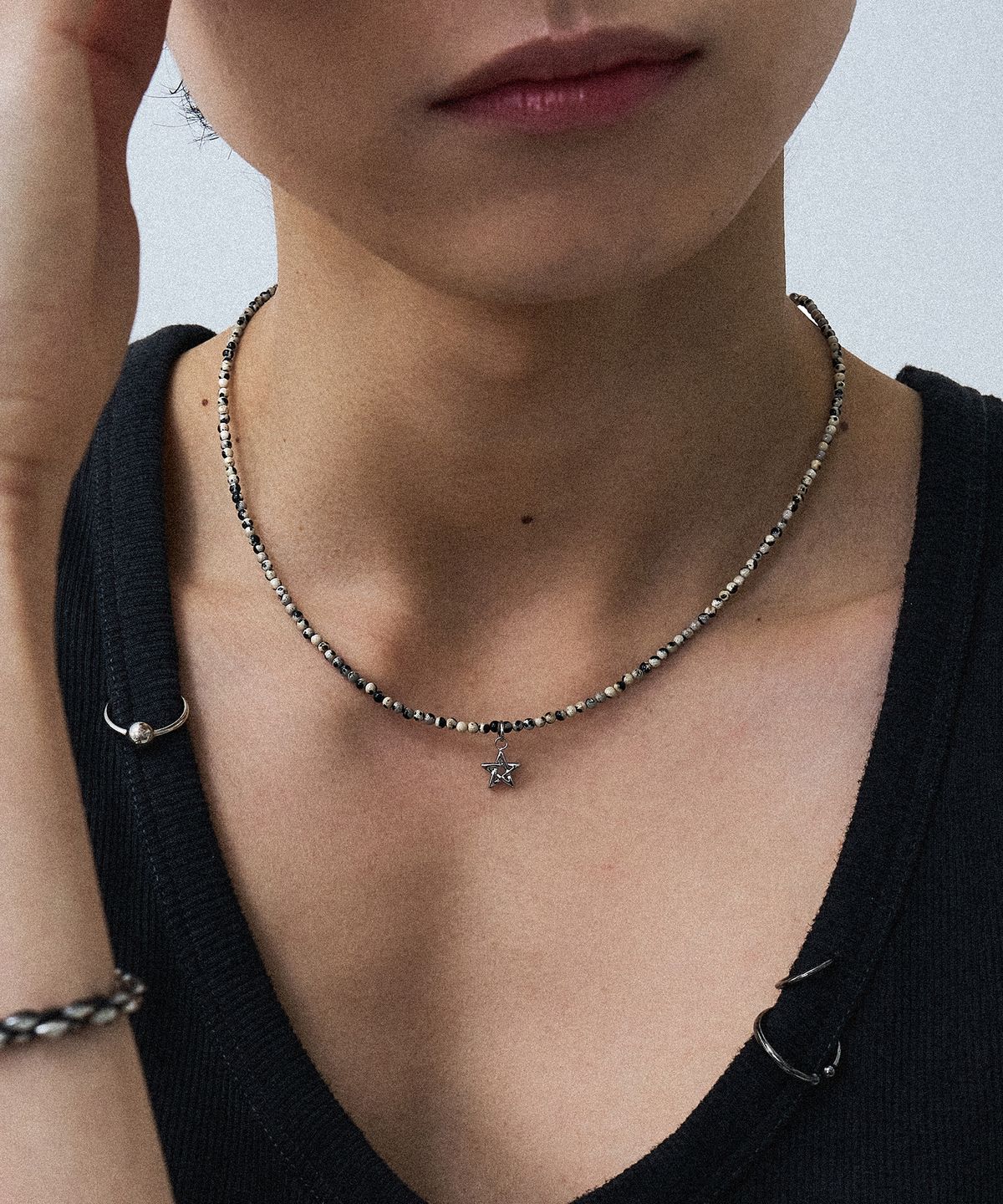 스칼렛또블랙(SCALETTOBLACK) RSM018 Mottled Beads Star Pendent Necklace