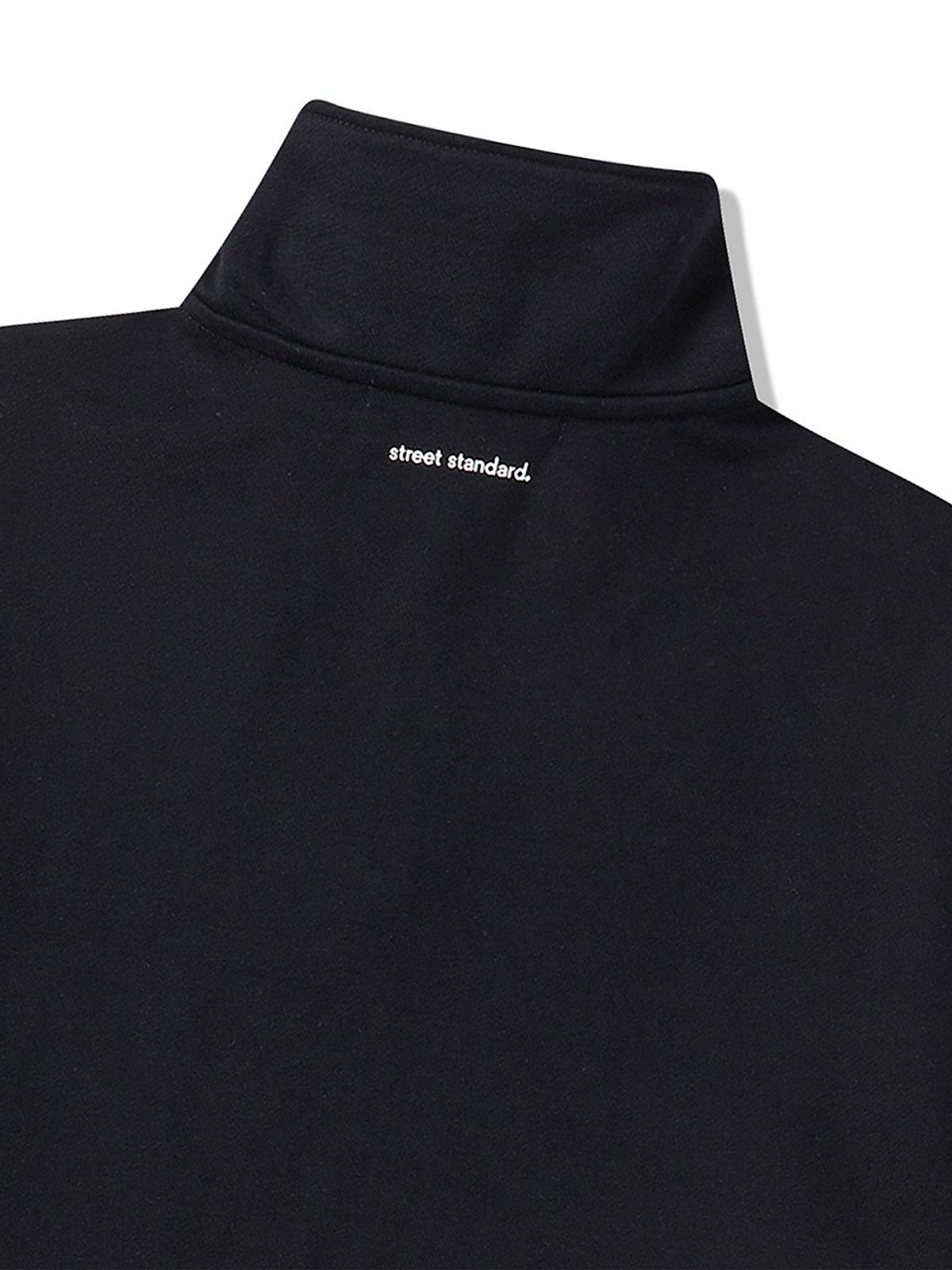 스트리트 스탠다드(STREET STANDARD) 스탠다드 팀 하프집업 블랙