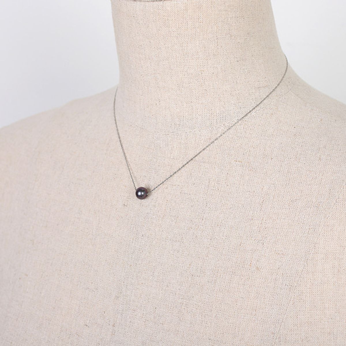 모드곤(MODGONE) 실버톤 블루그레이 담수진주 목걸이 Silvertone Bluegray Fresh Water Pearl Necklace