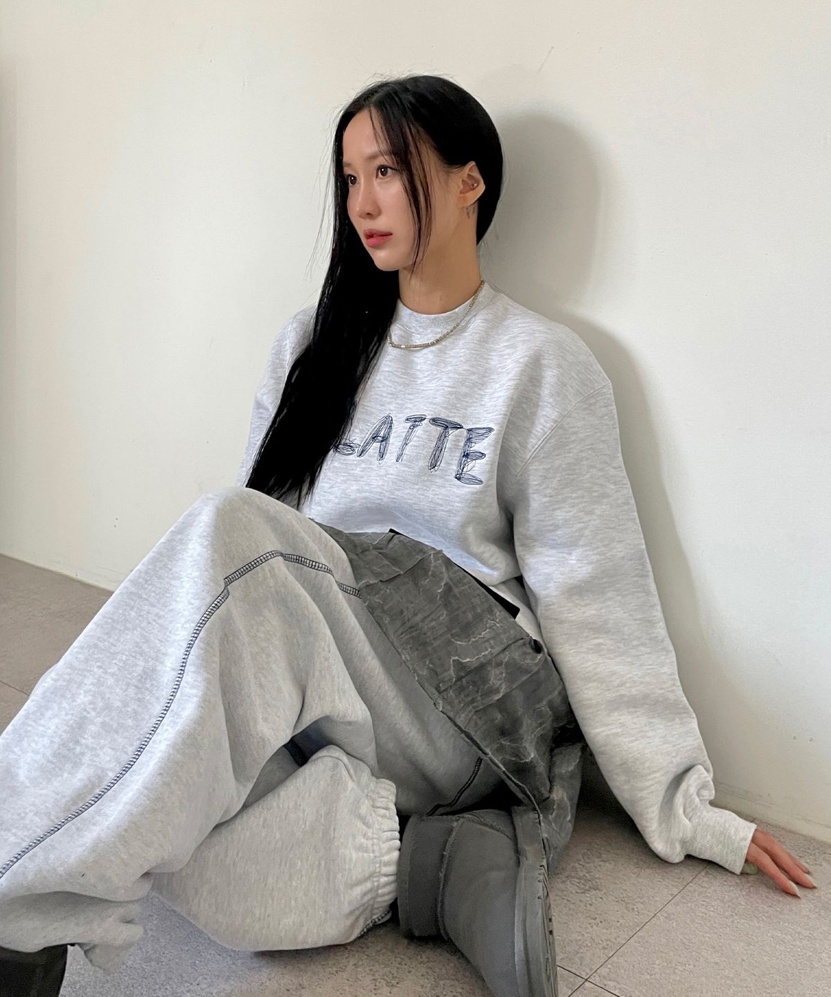 보나츠 팔레트(BONATSPALETTE) BP 러닝 스티치 스웻 셔츠_WHITE MELANGE