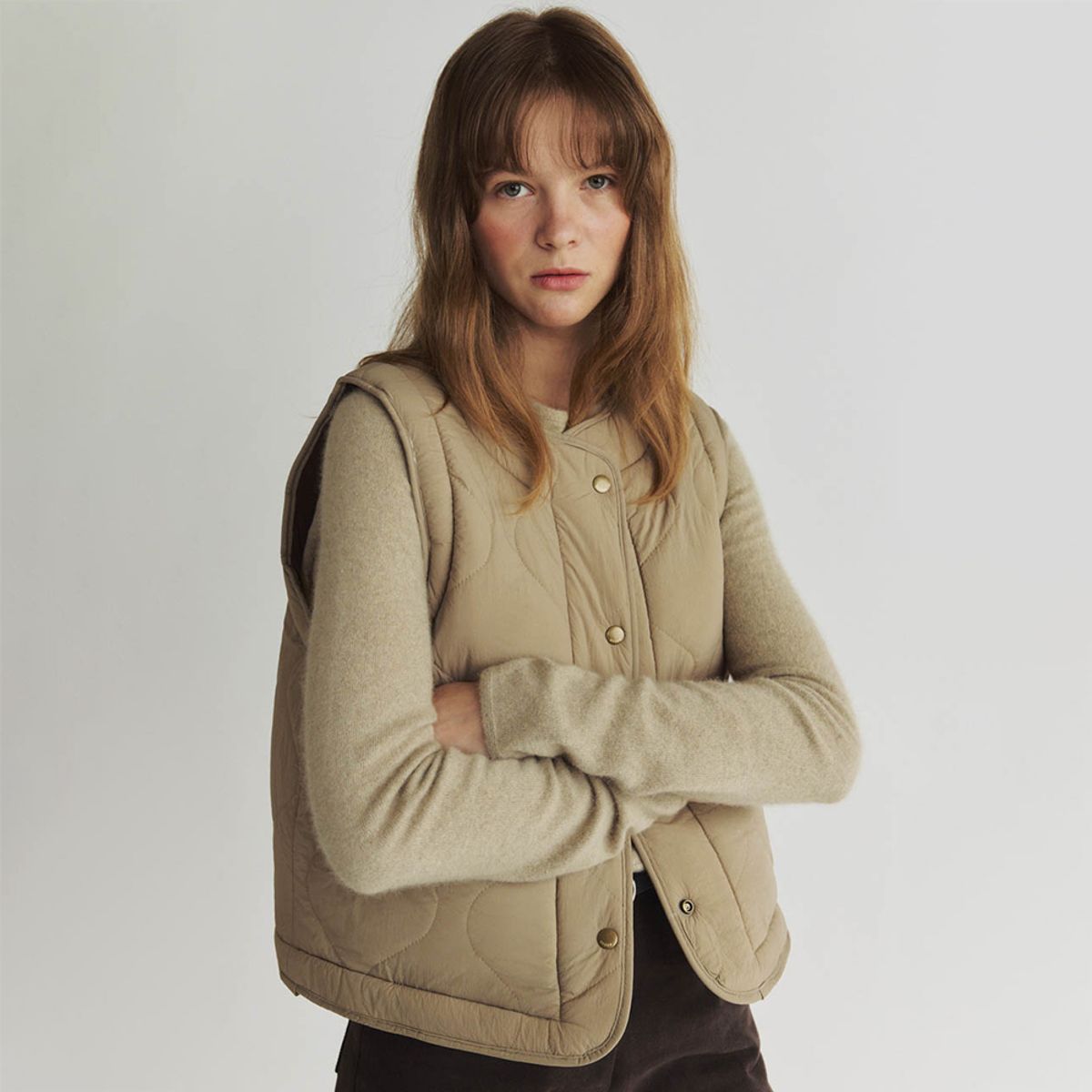 노우드(NOEUD) Reversible padded vest (Beige)