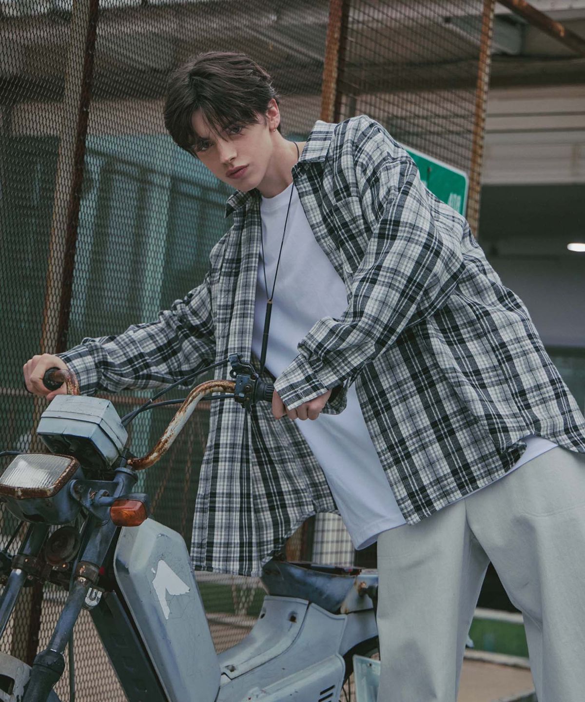 라드에디션(LAD EDITION) 플란넬 오버핏 포켓 셔츠_블랙
