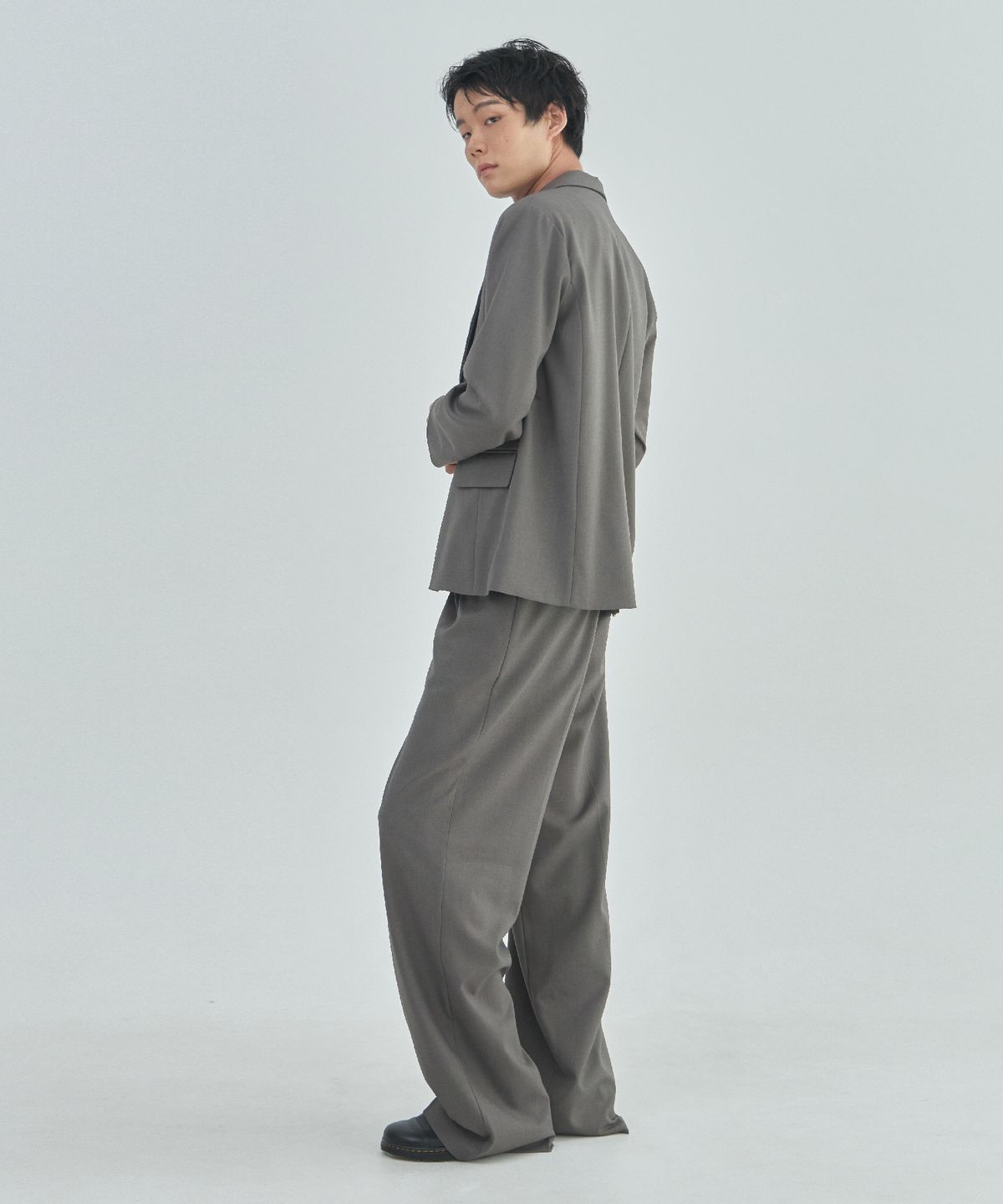 라드에디션(LAD EDITION) 울 블렌디드 와이드 슬랙스_카키 그레이