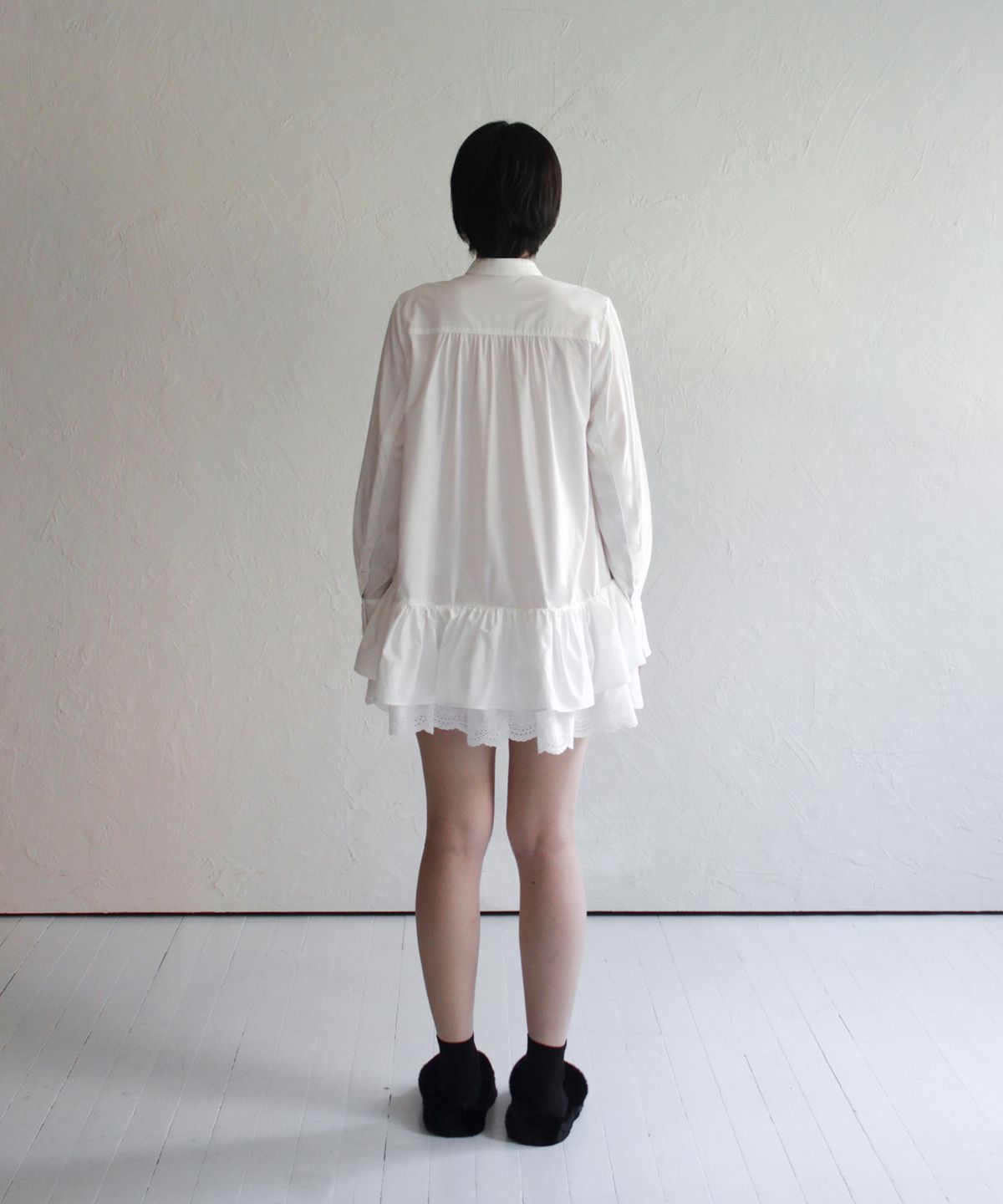 루바티(RUBATI) 러플 셔츠 미니 드레스_화이트