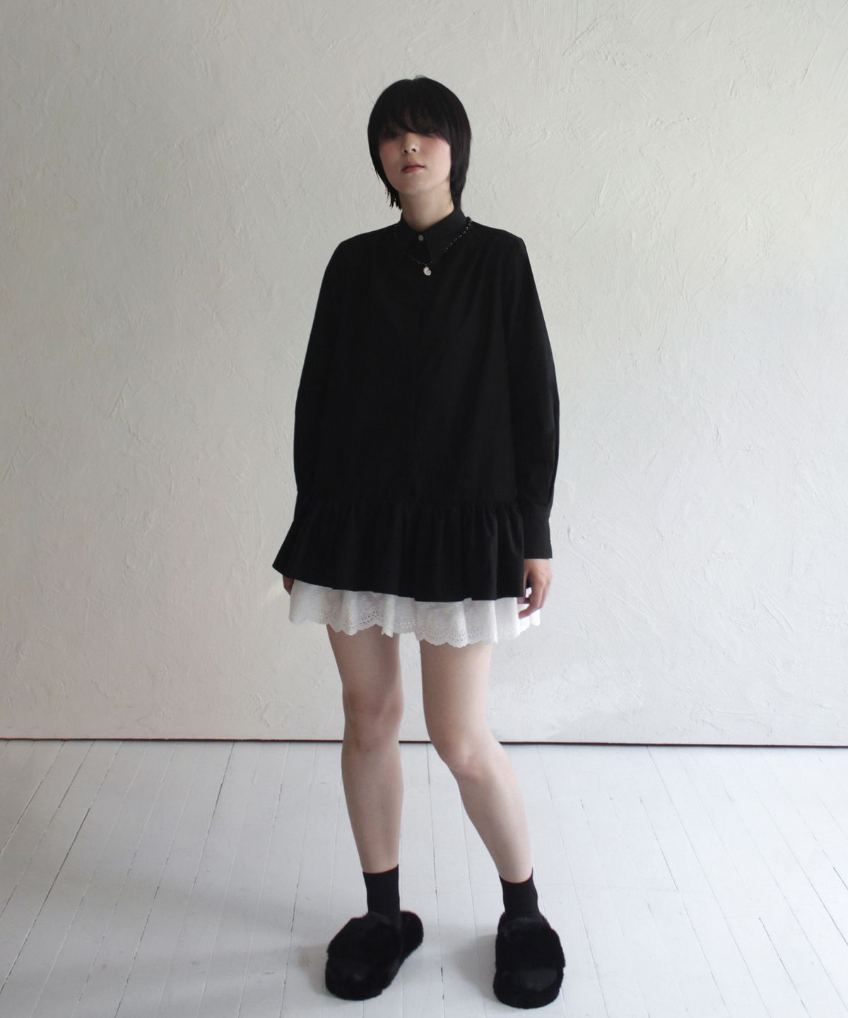 루바티(RUBATI) 러플 셔츠 미니 드레스_블랙