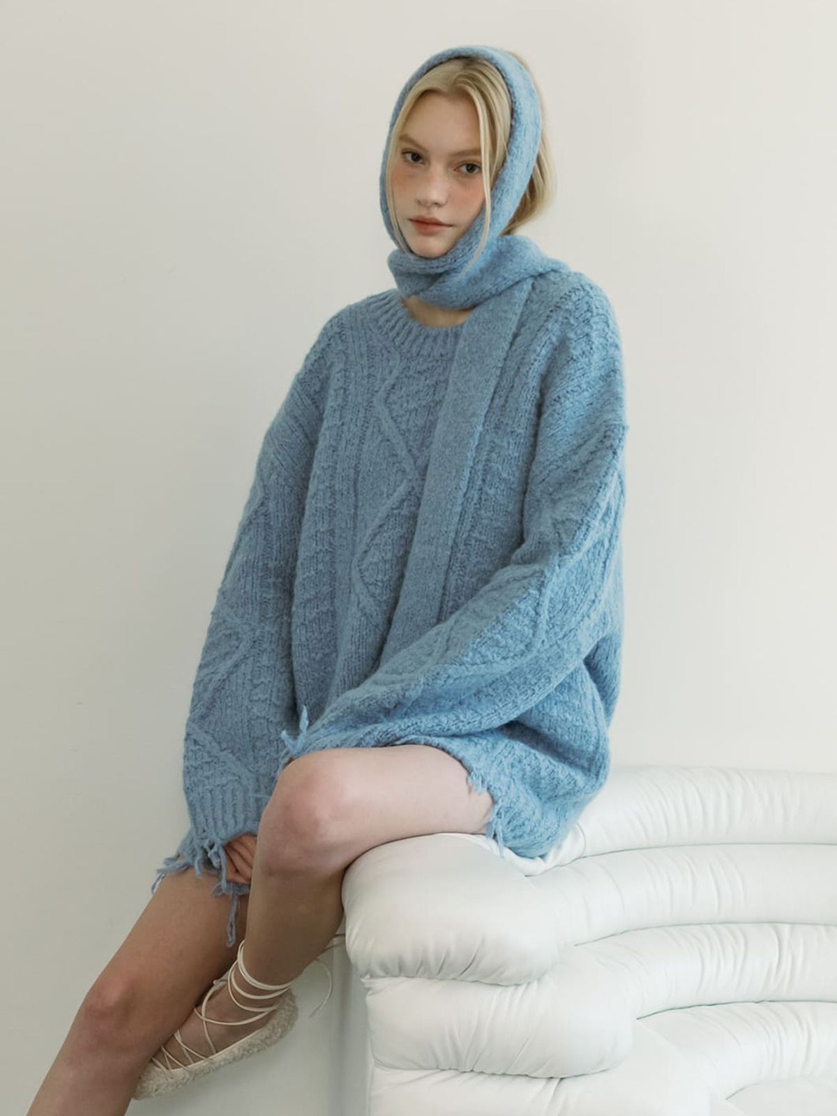 모이페어(MOIFAIRE) DAMAGE CABLE KNIT / SKY BLUE