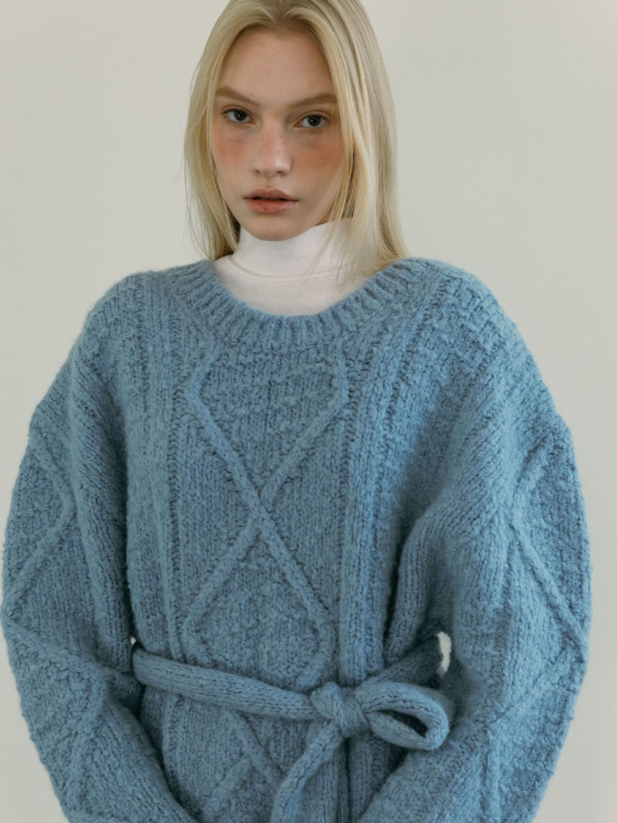 모이페어(MOIFAIRE) WOOL KNIT MUFFLER / SKY BLUE