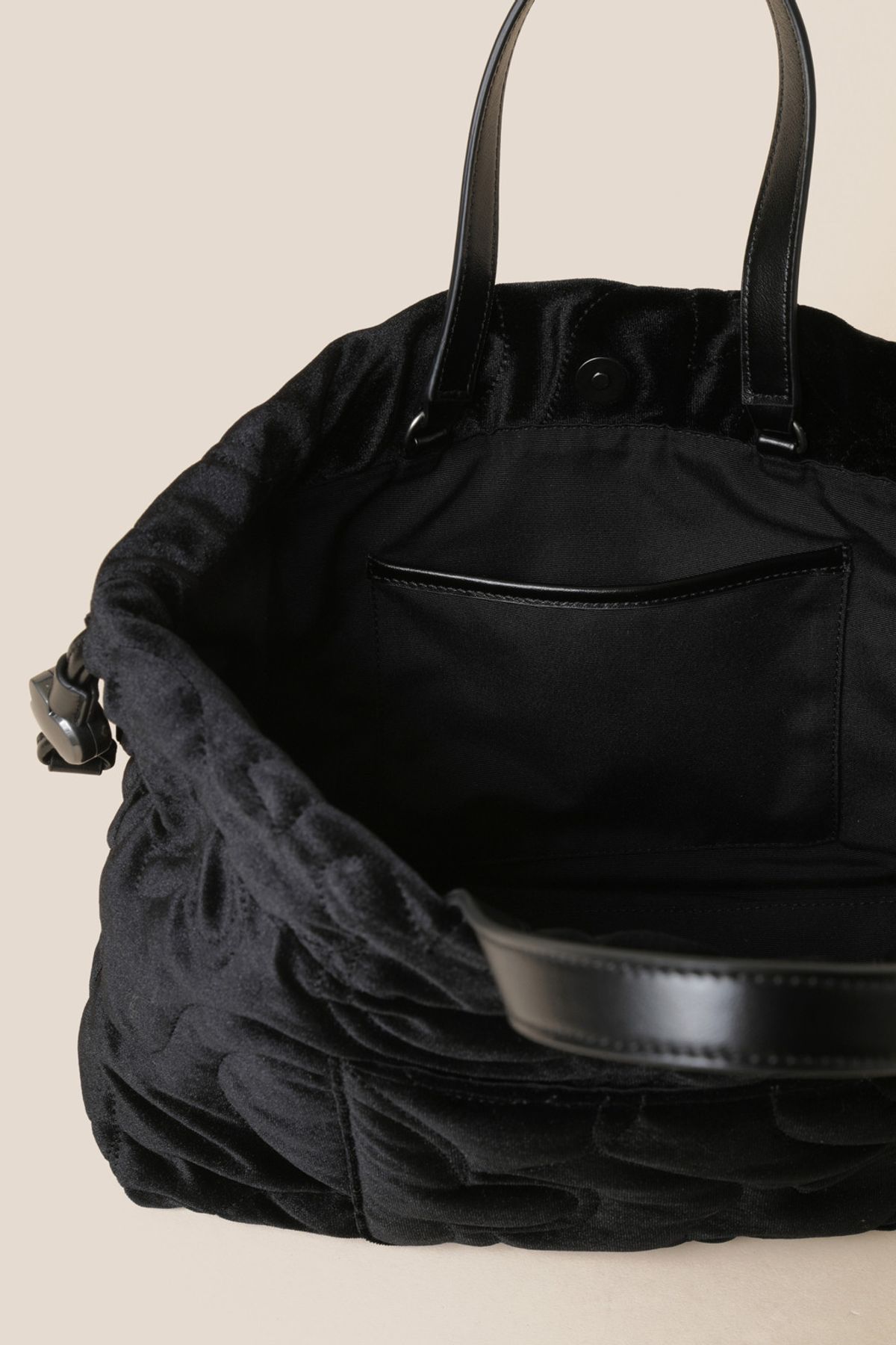 쿠론(COURONNE) Piloti Douce Cross 33 (Black)_RVBRX24641BKX