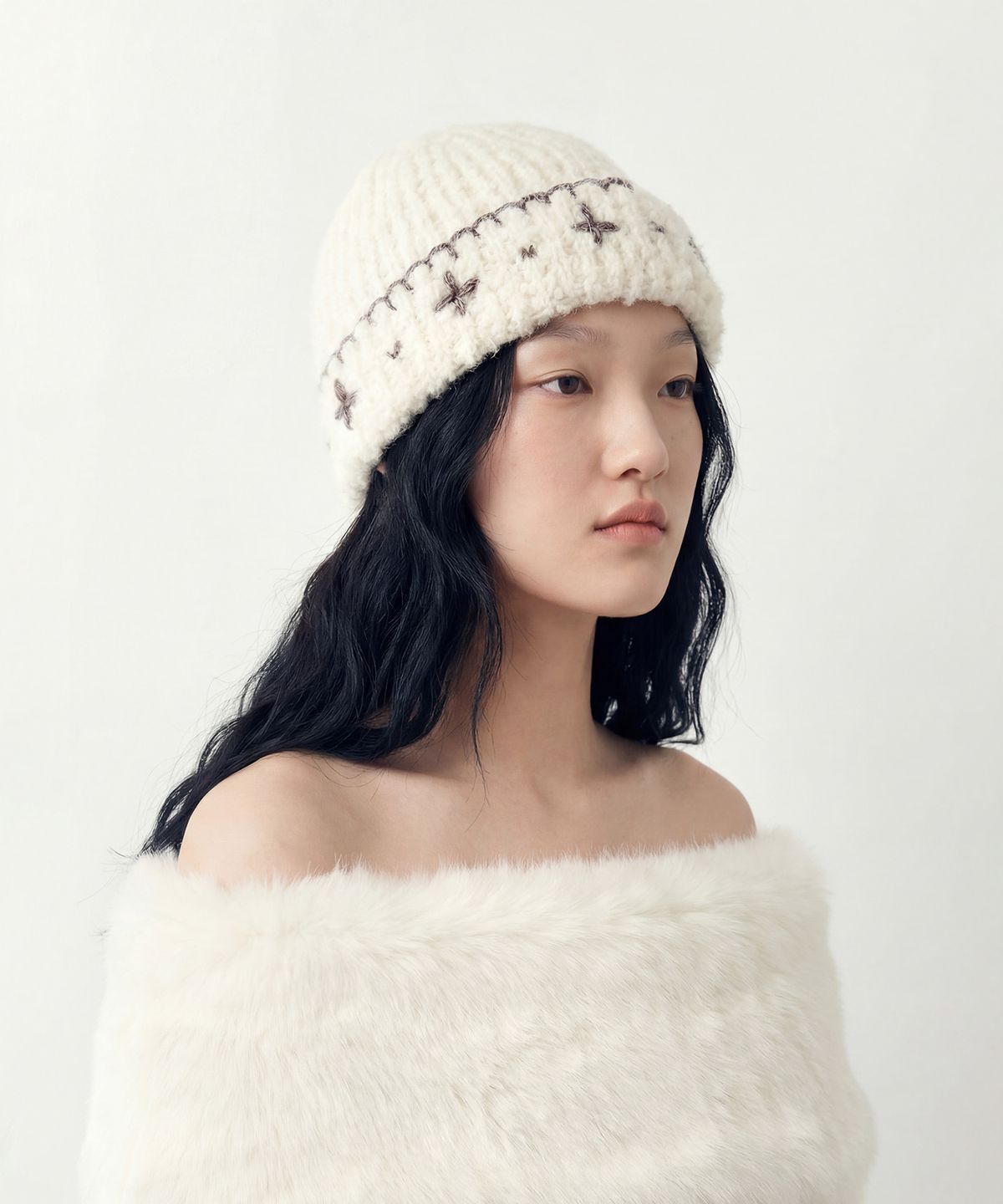 루바티(RUBATI) 꽃자수 핸드스티치드 비니_아이보리