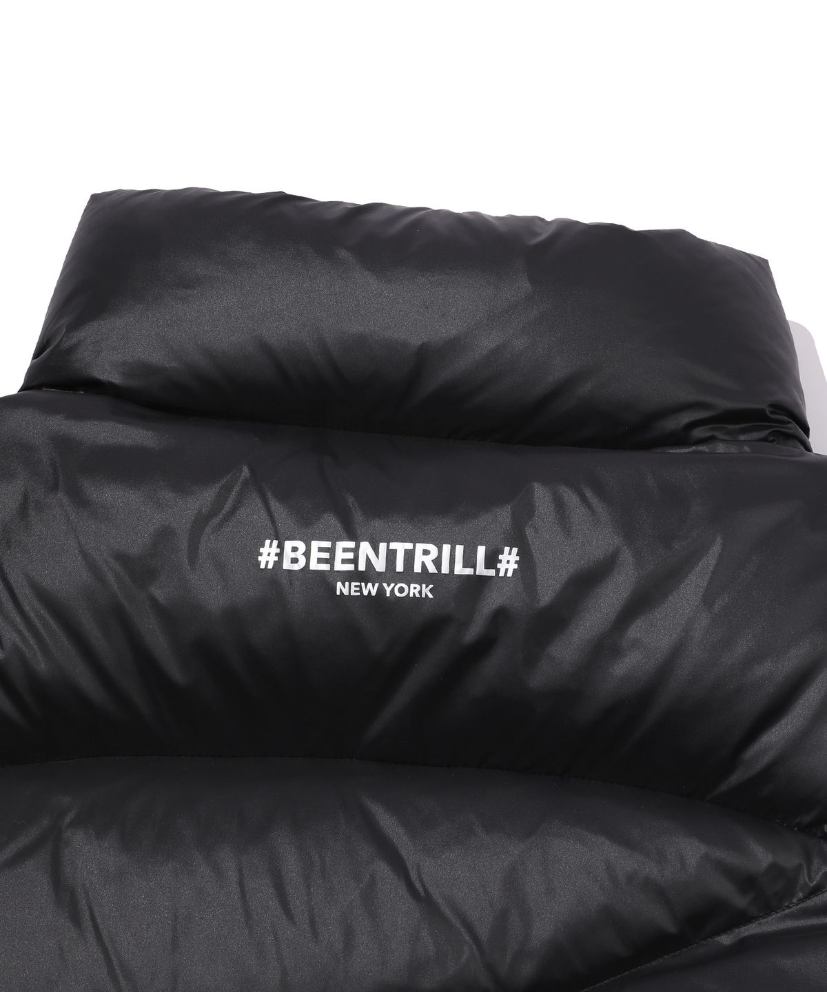 빈트릴(BEENTRILL) 히든 후드 다이애그널 헤비 다운 패딩(블랙)