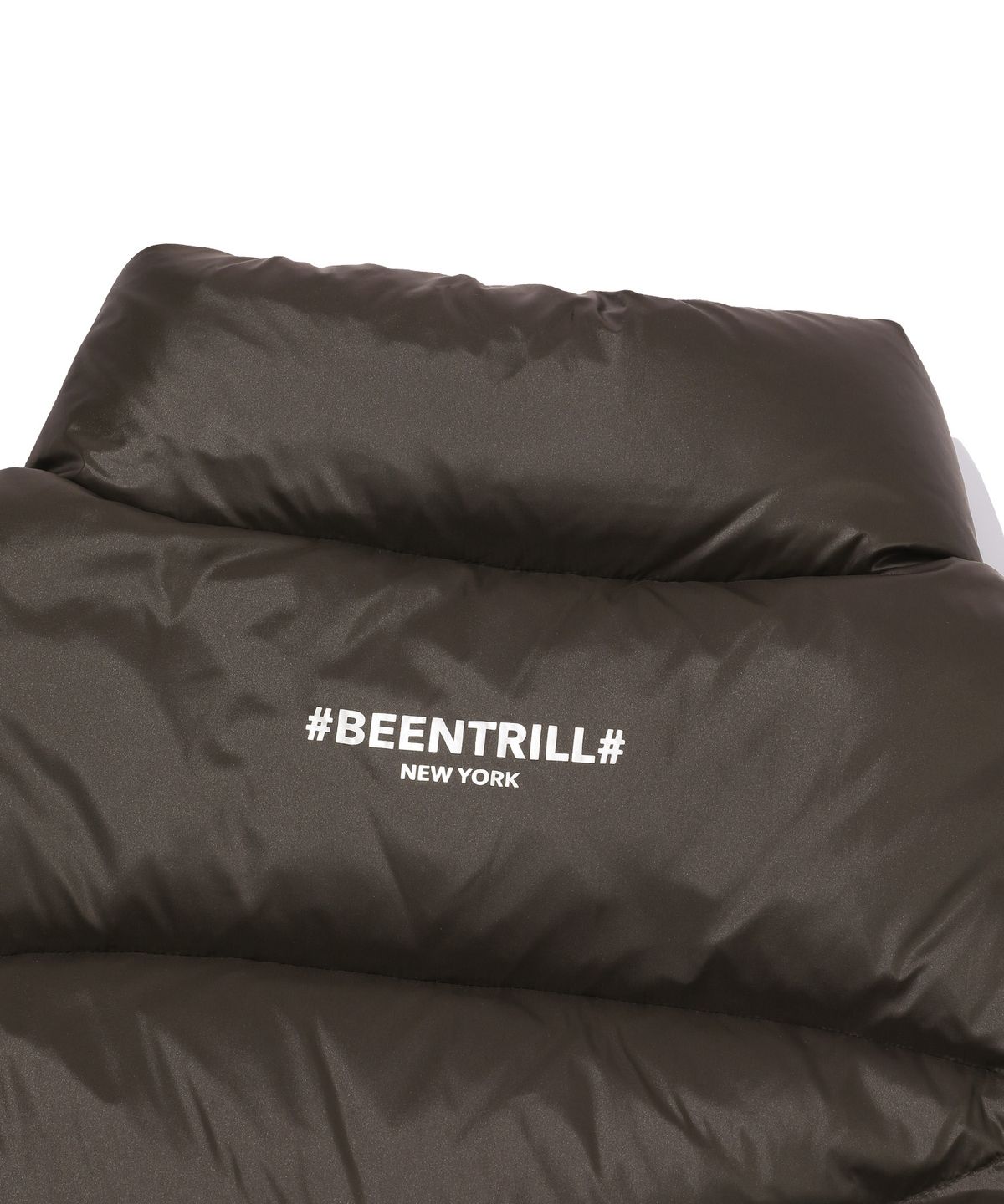 빈트릴(BEENTRILL) 히든 후드 다이애그널 헤비 다운 패딩(다크 브라운)