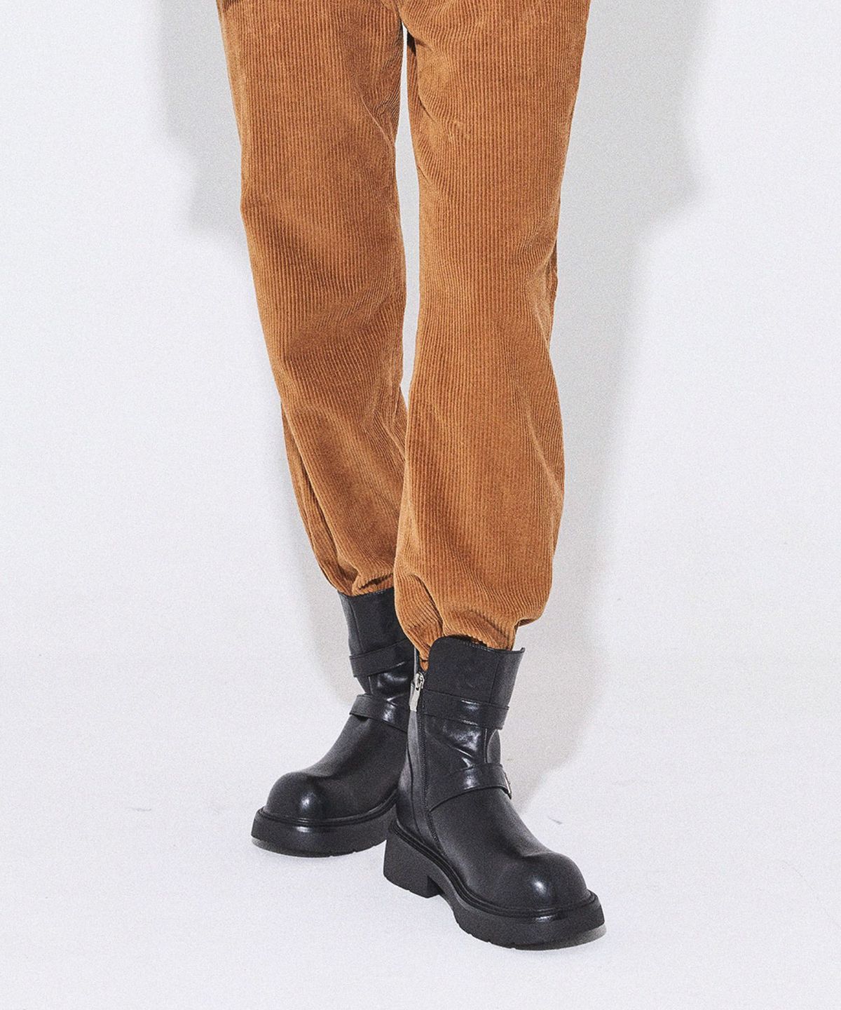 스퍼(SPUR) Coline Strap 바이커 부츠 4.5cm -UA9060 (2color)