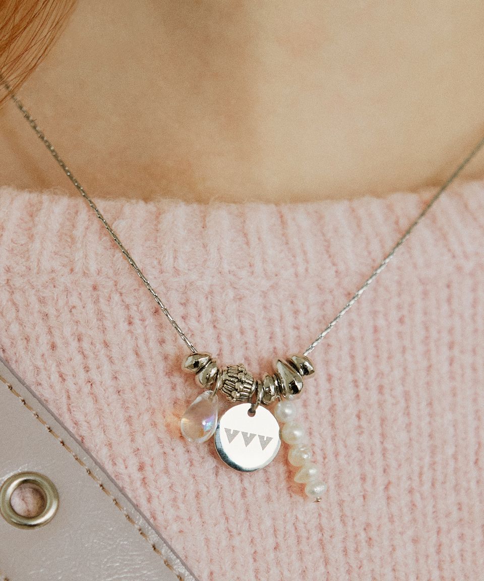 ●VVV● SET Waterdrop Pearl Logo Surgical Necklace Earrings MUSINSA | VVV [SET] Waterdrop Pearl Logo Surgical Necklace +