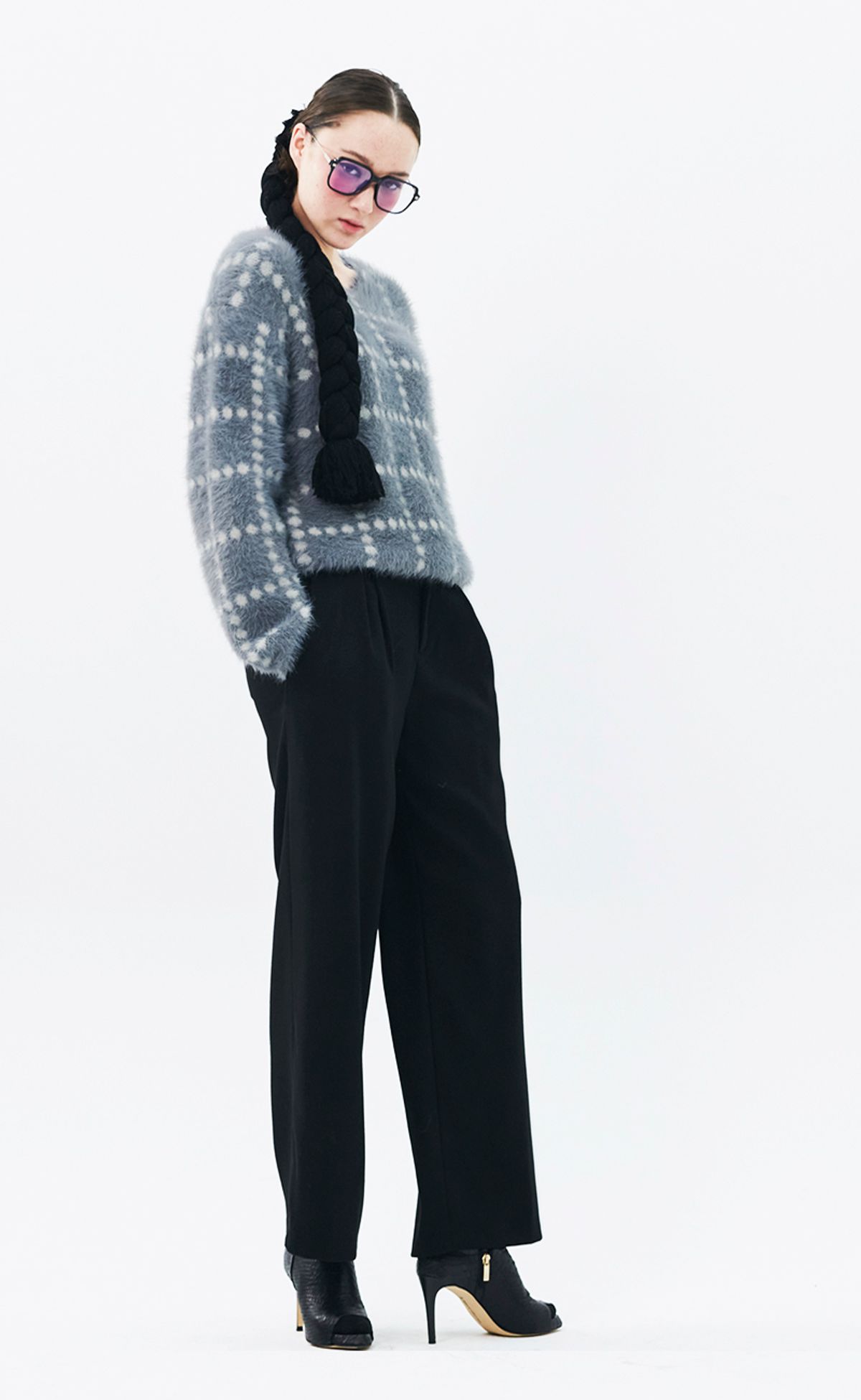 로희어패럴(ROHEE APPAREL) 소프트 장모 체크 자카드 브이넥 니트  / B.그레이