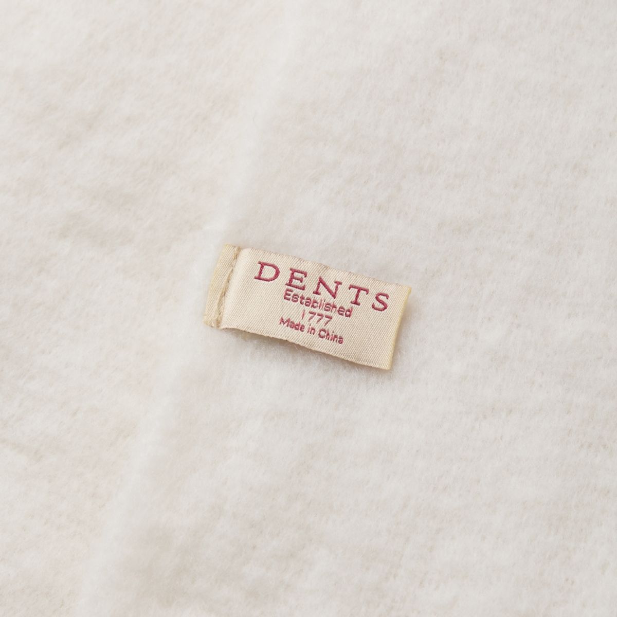 덴츠(DENTS) 블랭크 소프트 머플러 - 아이보리