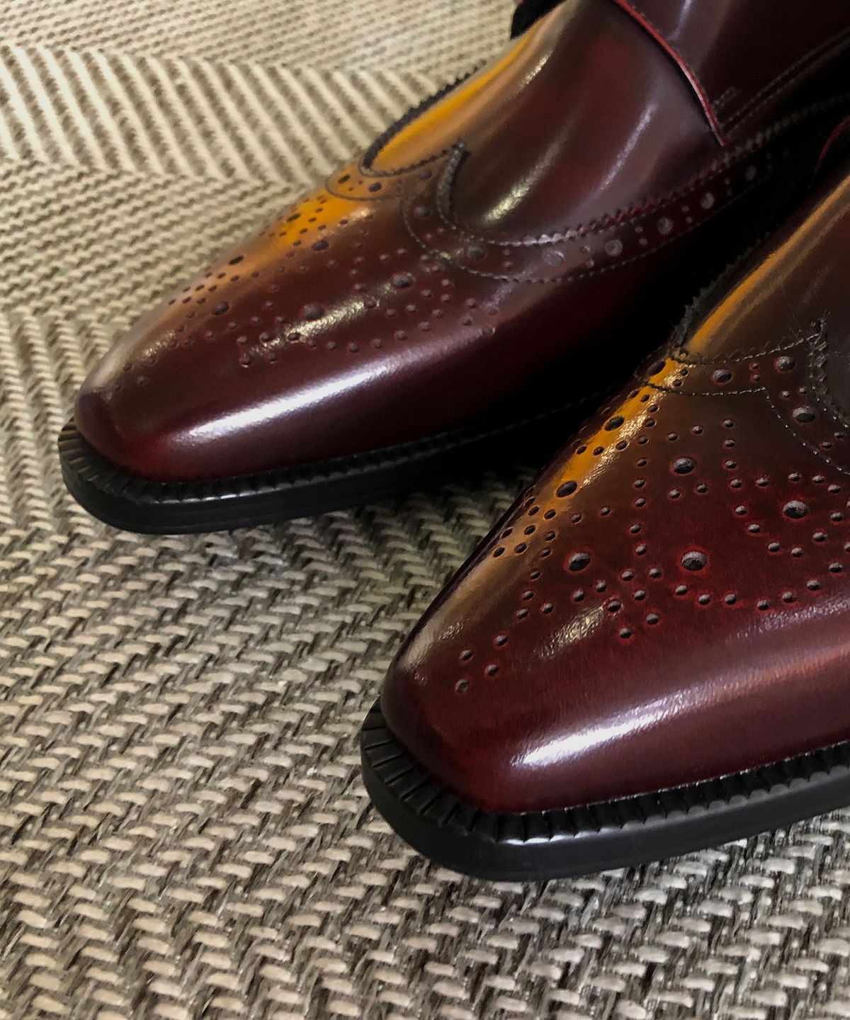 조앤슈(JOENSHOE) 헤리티지 윙팁 브로깅 더블 몽크스트랩 레드와인