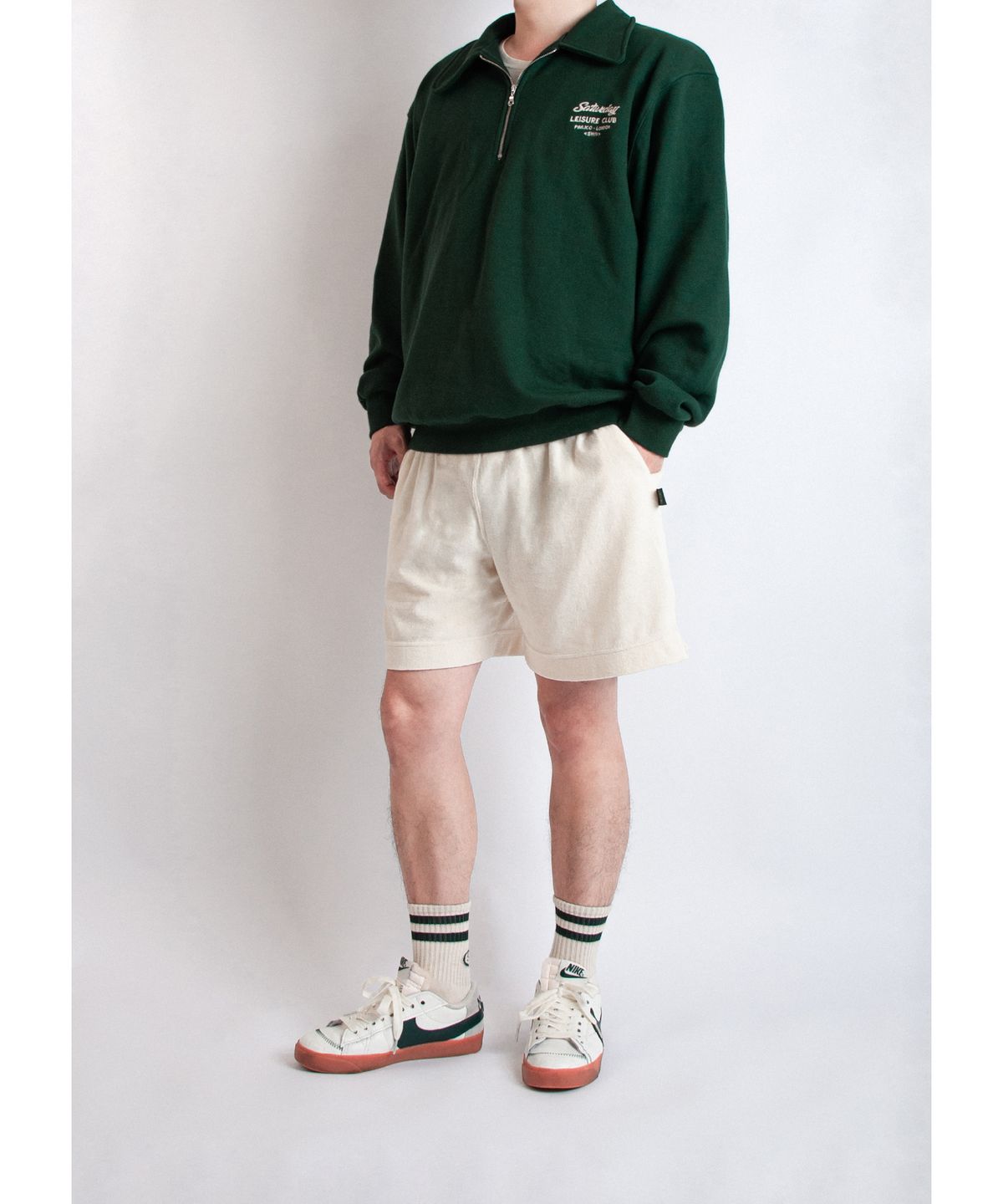 세러데이 레저 클럽(SATURDAY LEISURE CLUB) Saturday Leisure Club Logo Leisure Half Zip-Up Sweatshirt(Unisex) - Green