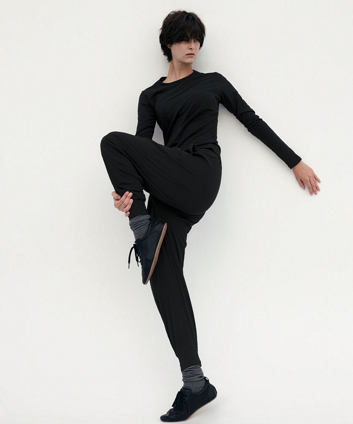 데비웨어(DEVIWEAR) 베이직 슬럽 티셔츠 DEVI-T0117-블랙