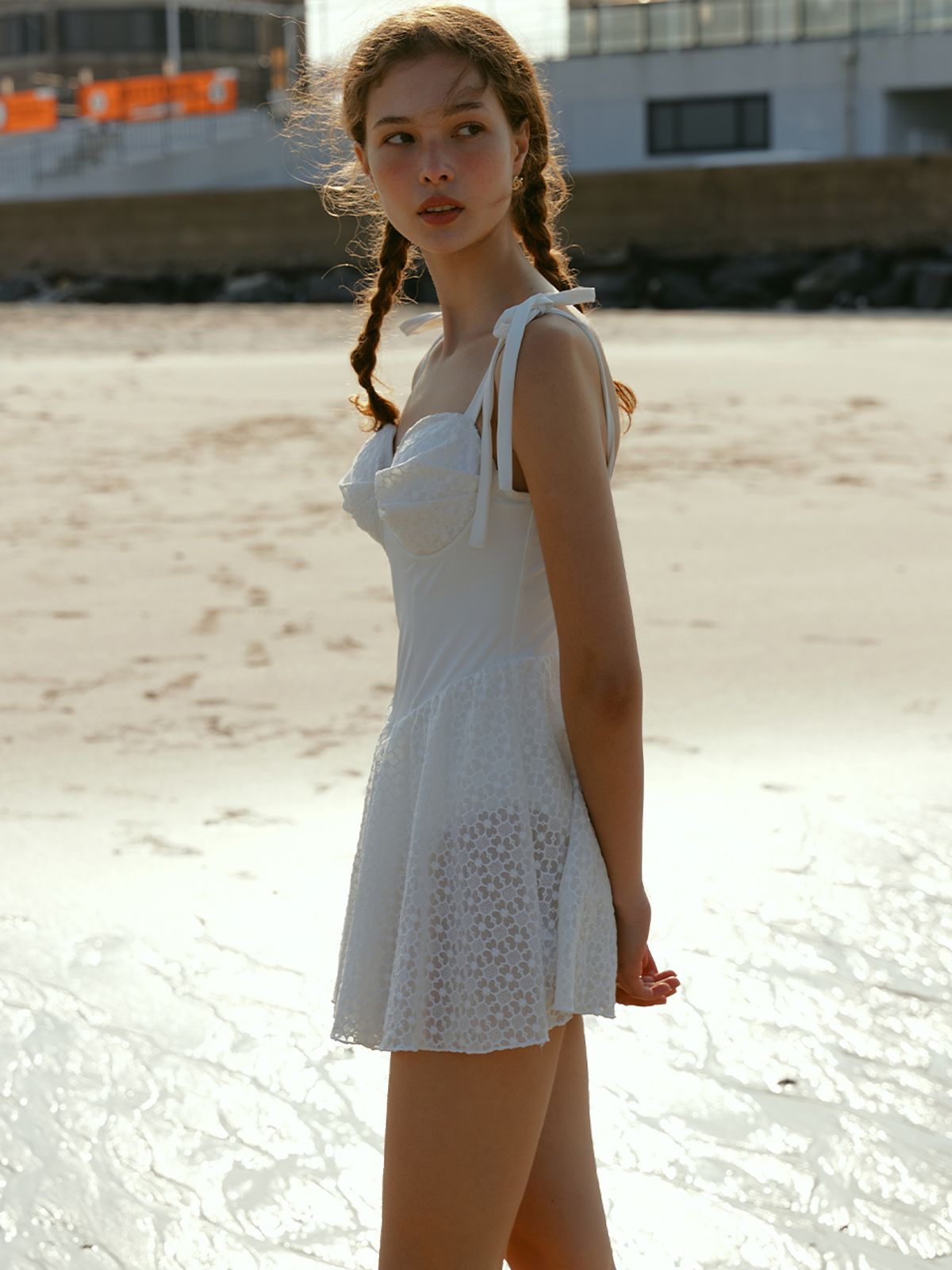 르니나(LENINA) WINNIE RACE one-piece_WHITE