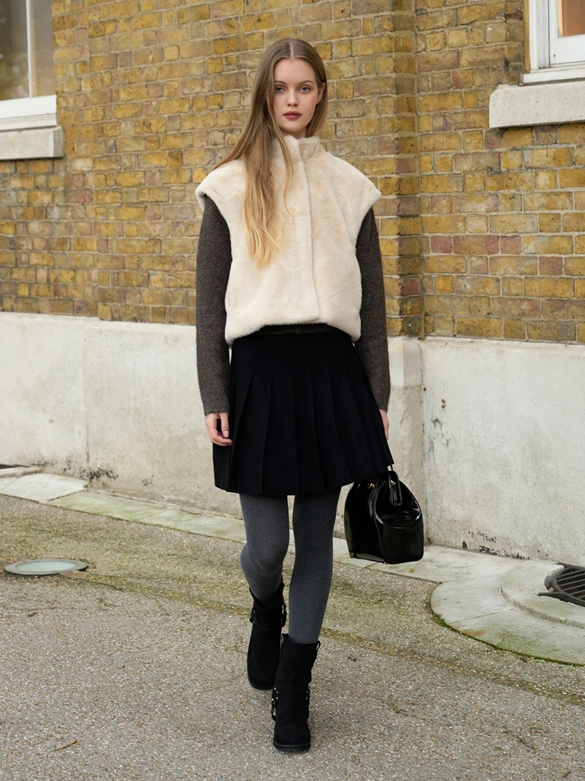 랭앤루(LANGNLU) SARAH Faux Fur Vest(세라)_LIGHT BEIGE