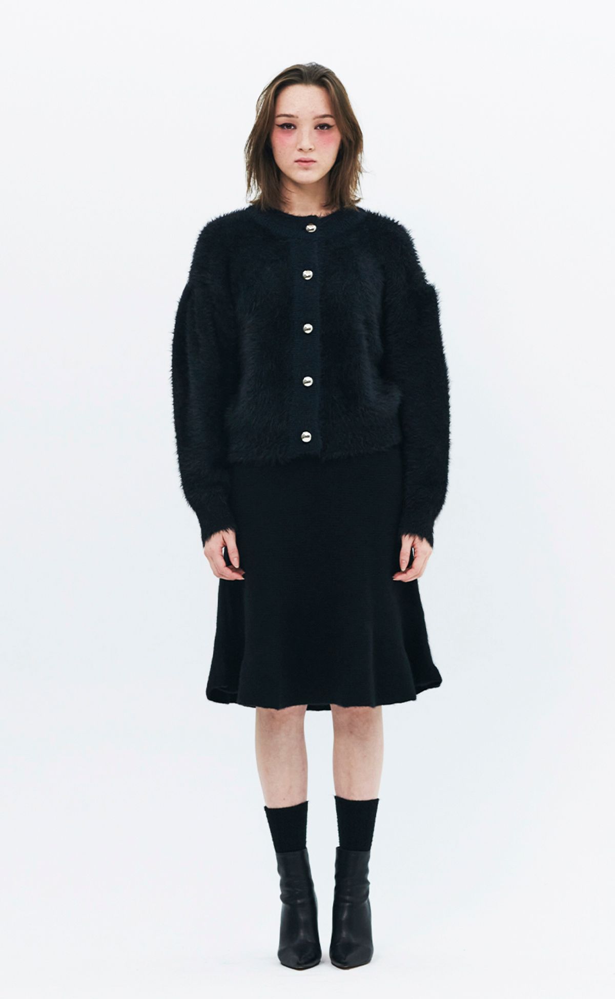 로희어패럴(ROHEE APPAREL) 소프트 퍼 버튼 니트 가디건 / 블랙