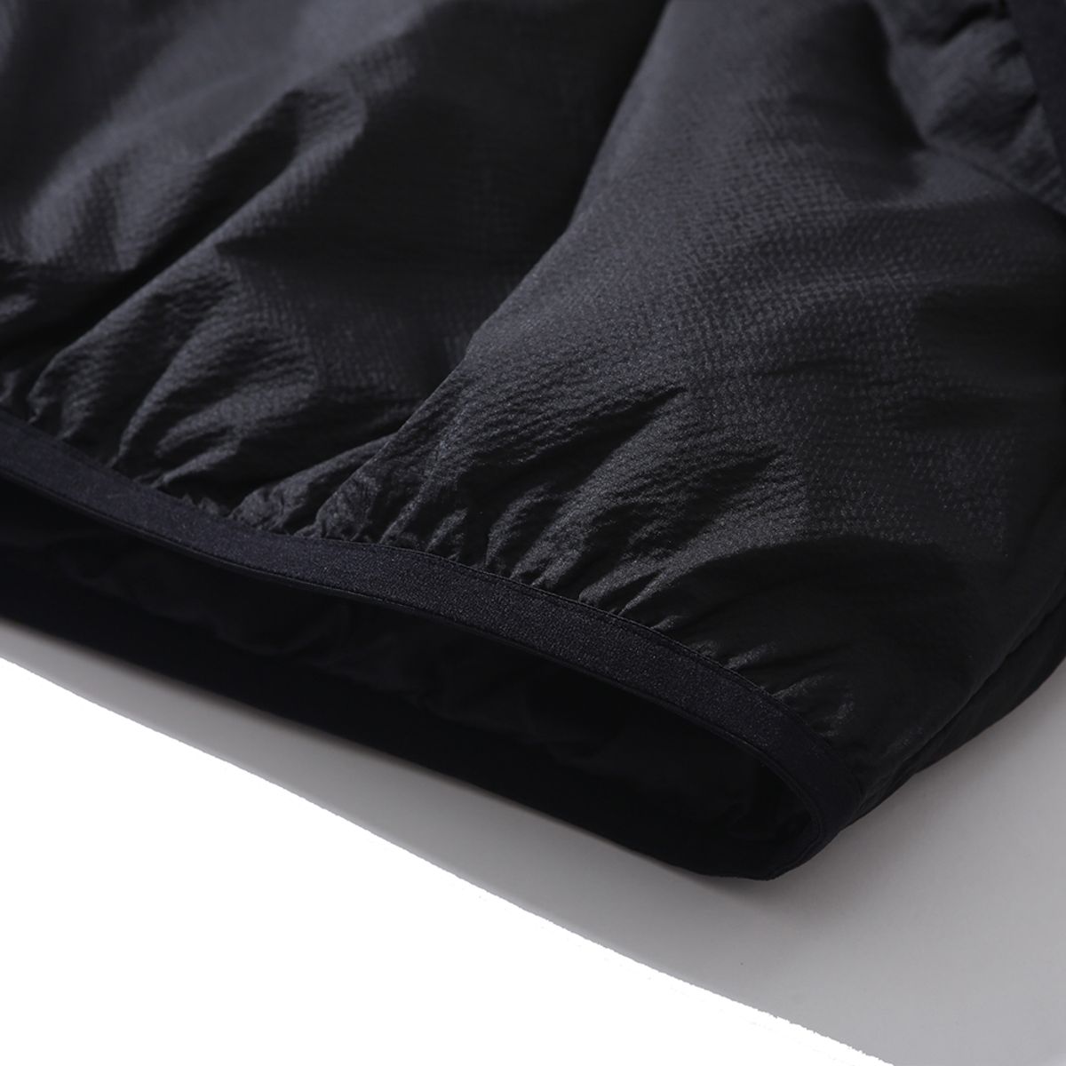 모이프(MOIF) [AW23]OVER TRACK INSULATED HALF-ZIP / BLACK