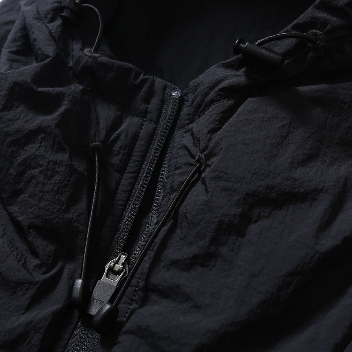모이프(MOIF) [AW23]HOODED CROP VEST / BLACK