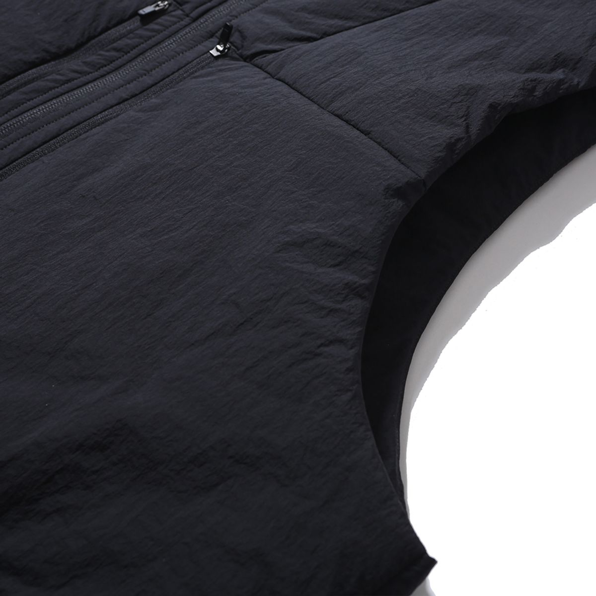 모이프(MOIF) [AW23]HOODED CROP VEST / BLACK