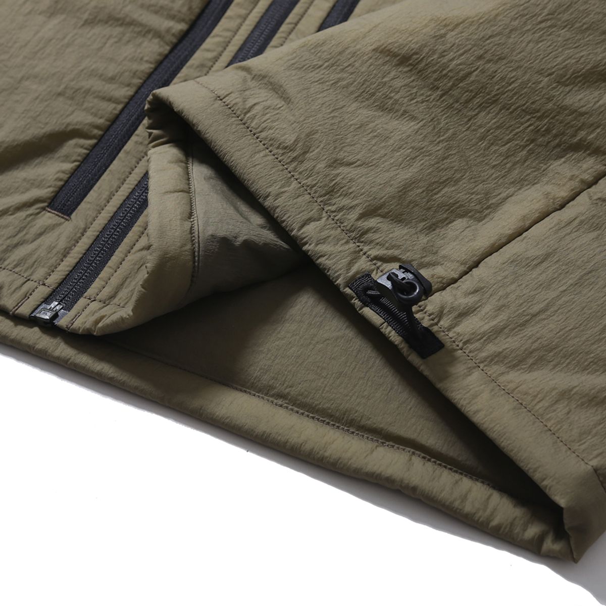 모이프(MOIF) [AW23]HOODED CROP VEST / MARS