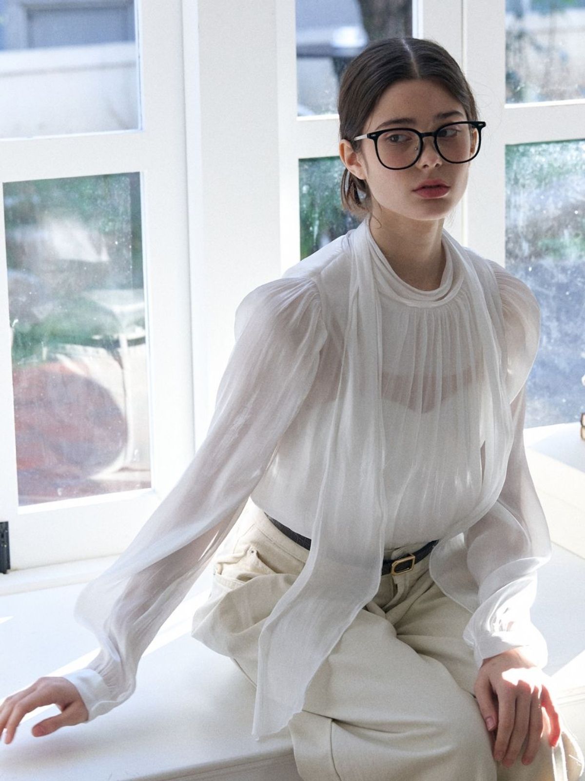 패브릭서울(FABRICSEOUL) tie collar silky glossy blouse_ivory