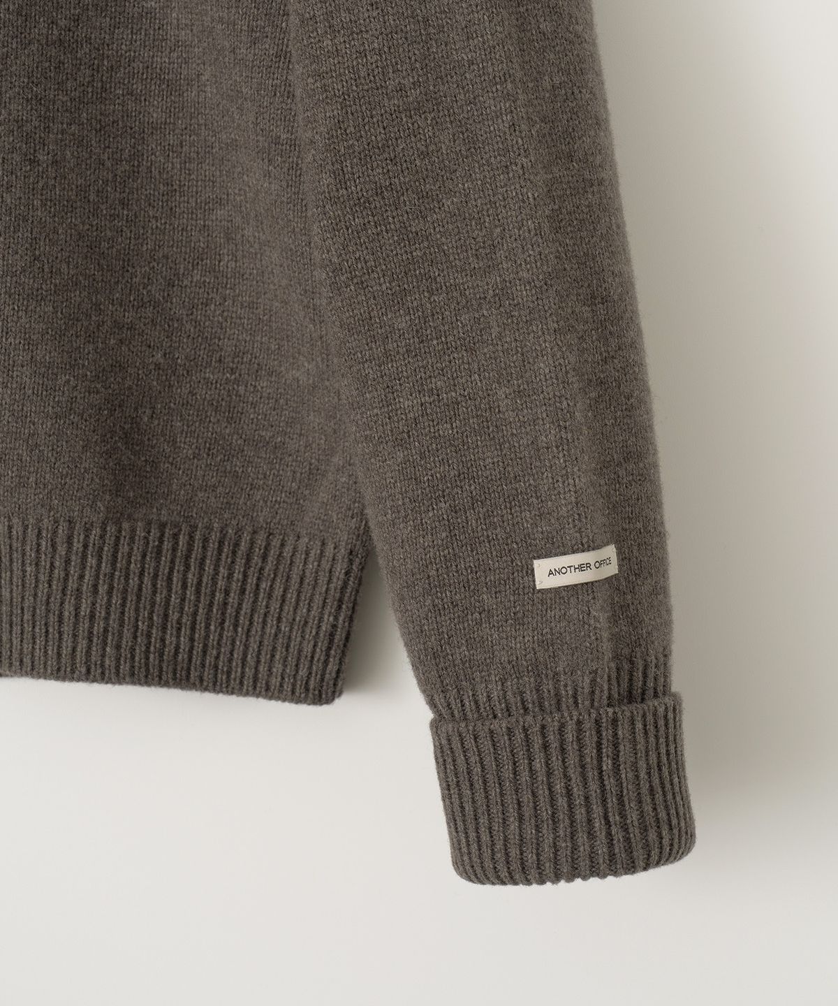 어나더 오피스(ANOTHER OFFICE) Scape Polo Wool Cardigan (Mole)